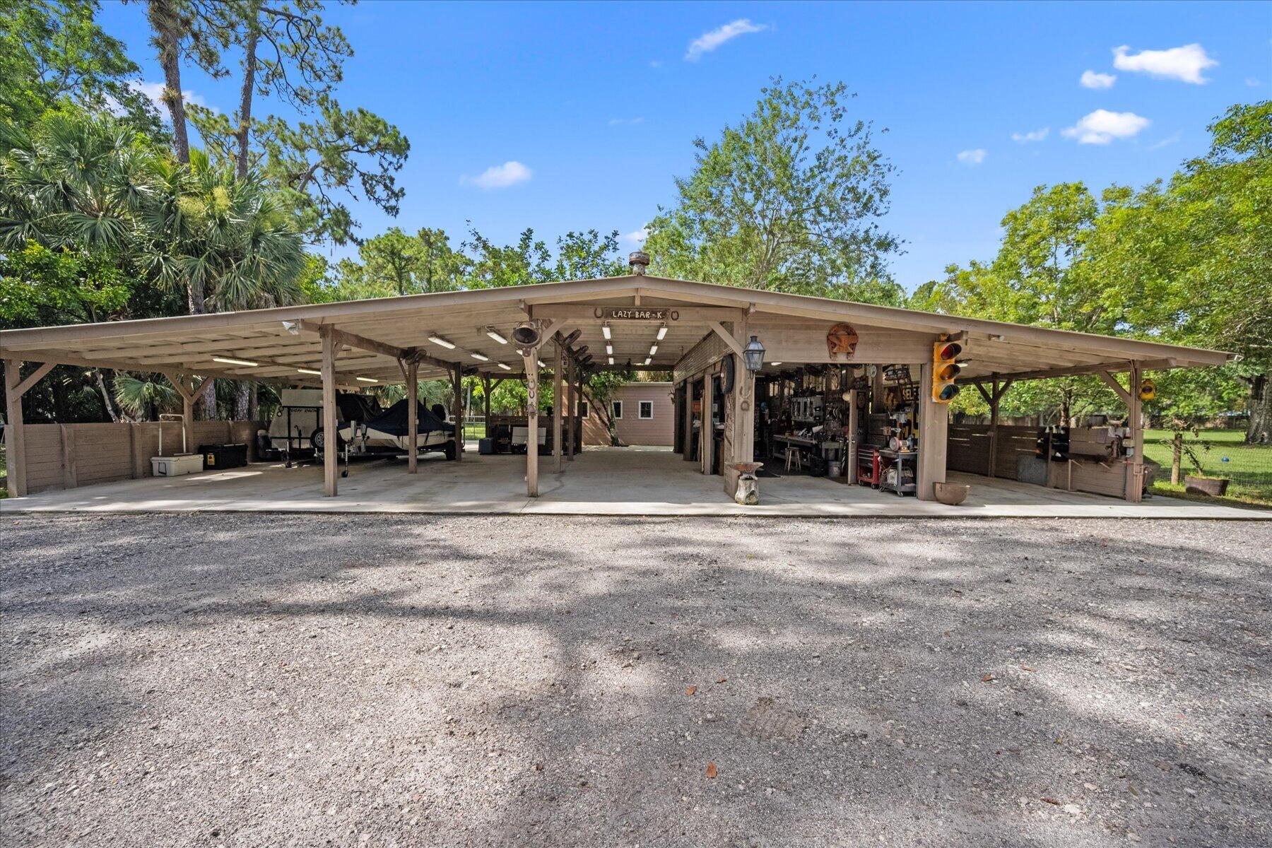 LOXAHATCHEE GROVES - Residential