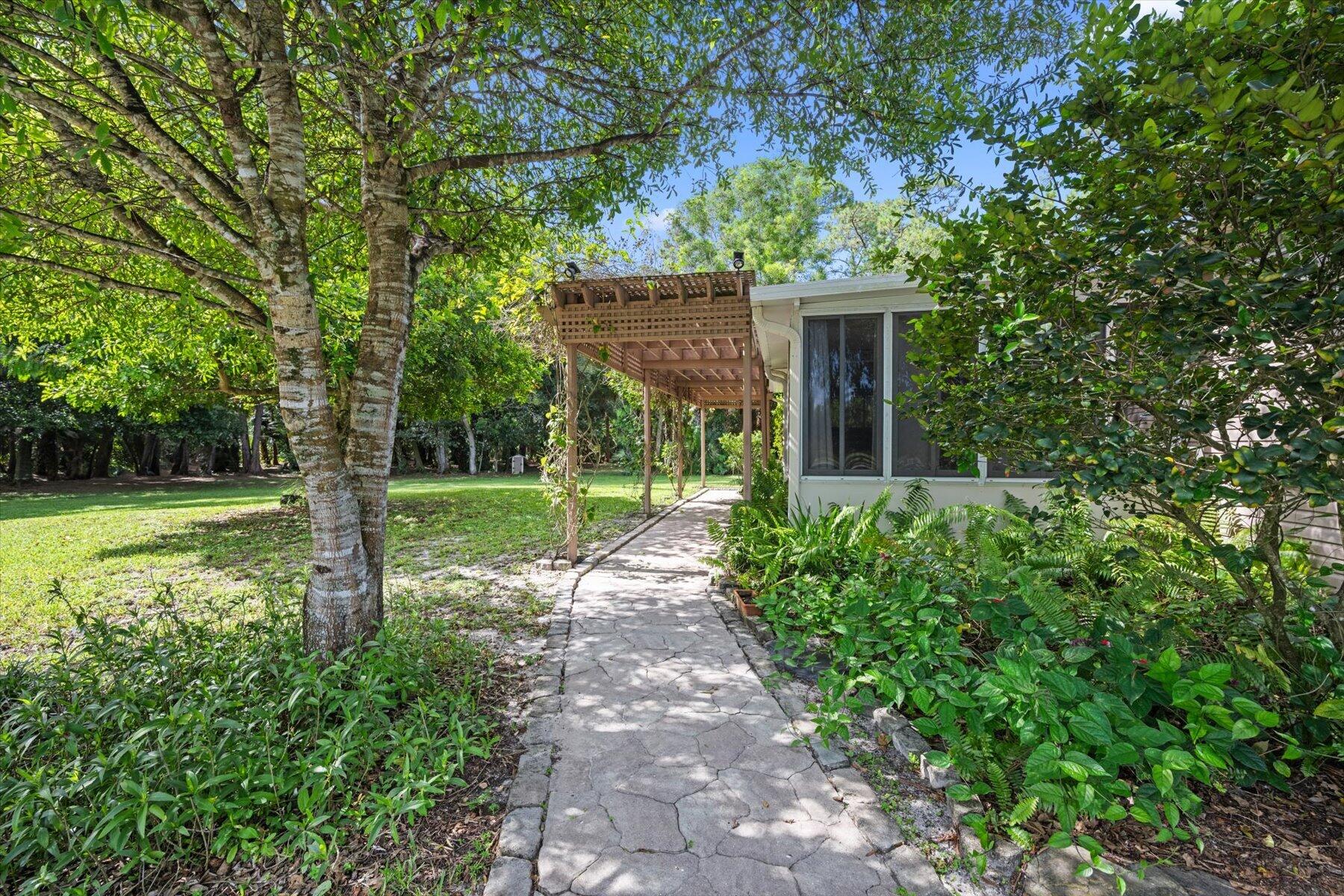 LOXAHATCHEE GROVES - Residential