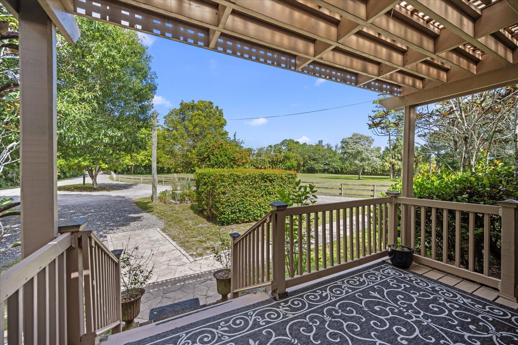 LOXAHATCHEE GROVES - Residential