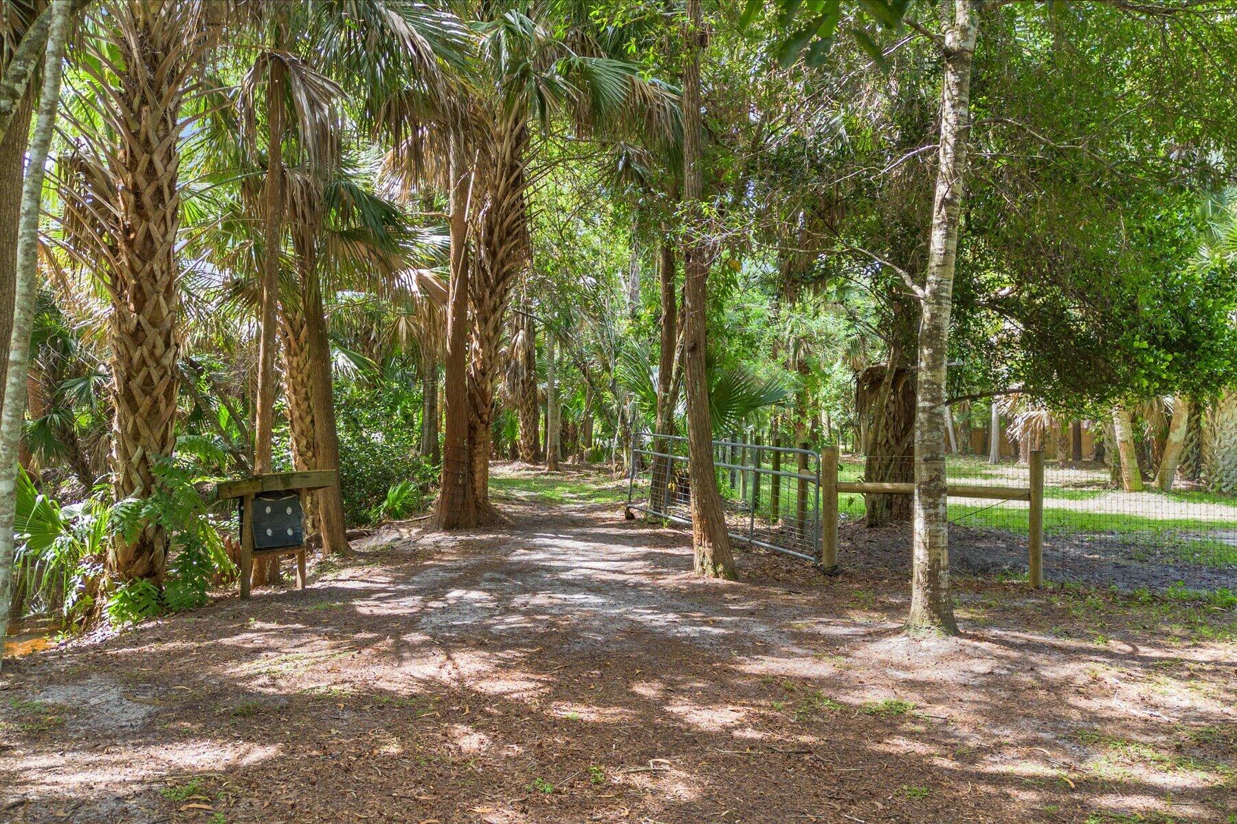 LOXAHATCHEE GROVES - Residential