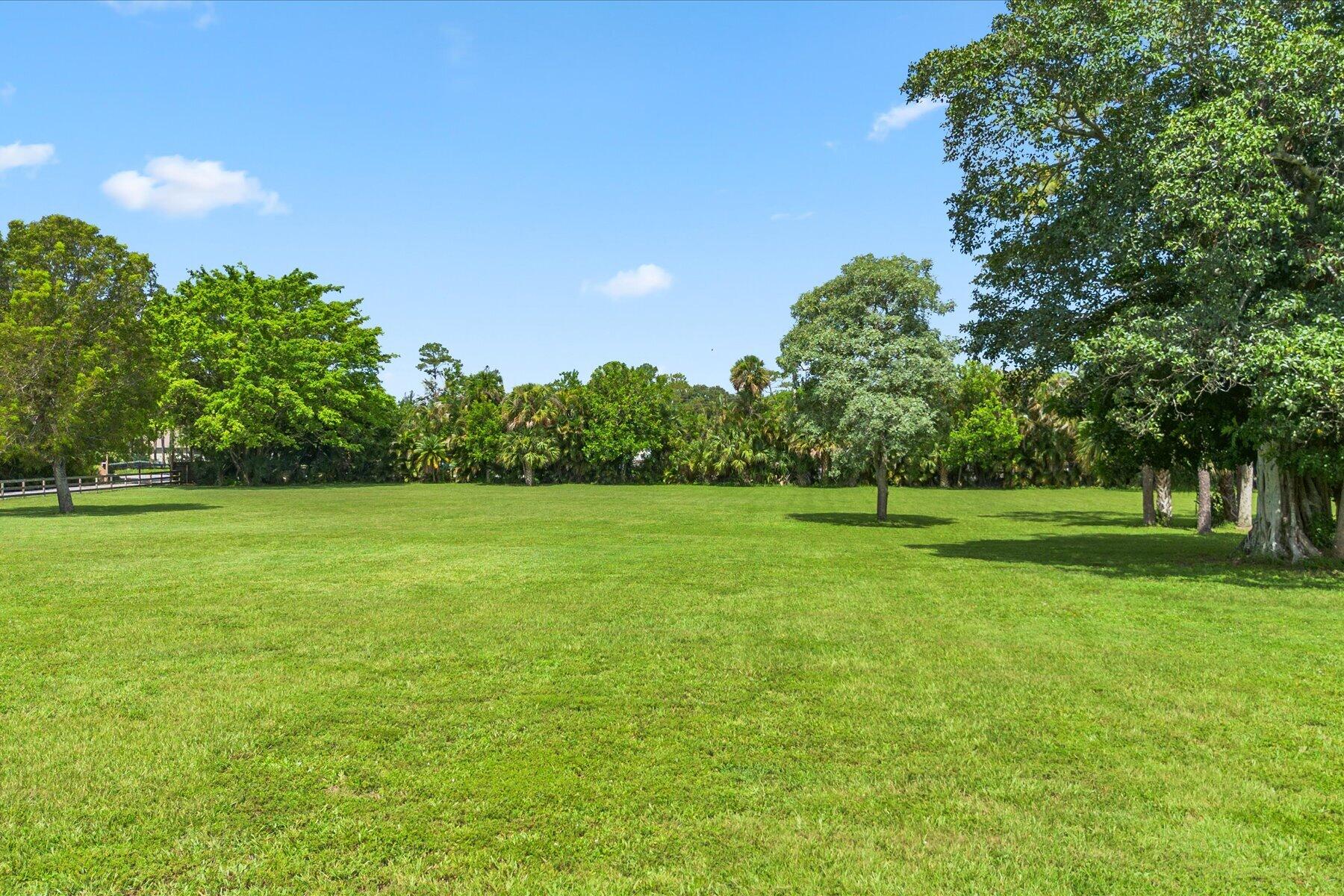LOXAHATCHEE GROVES - Residential