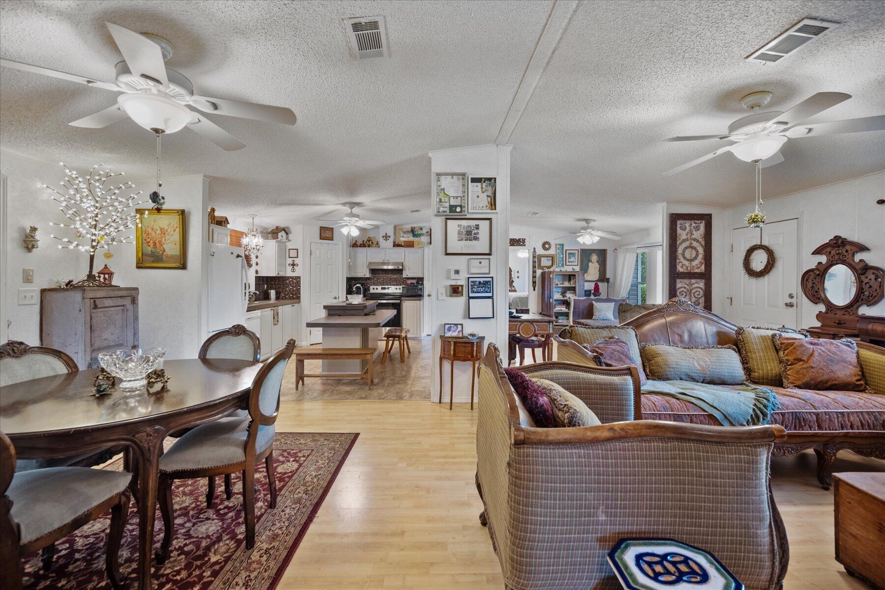 LOXAHATCHEE GROVES - Residential