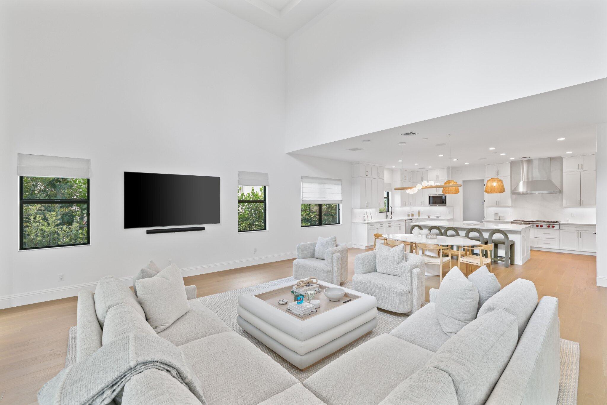 ROYAL PALM POLO - Residential