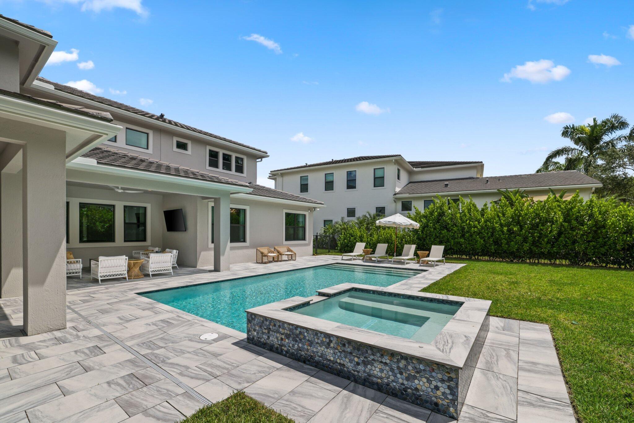 ROYAL PALM POLO - Residential