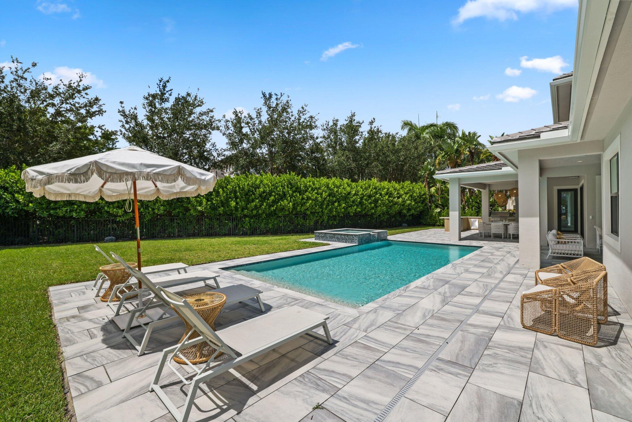 ROYAL PALM POLO - Residential