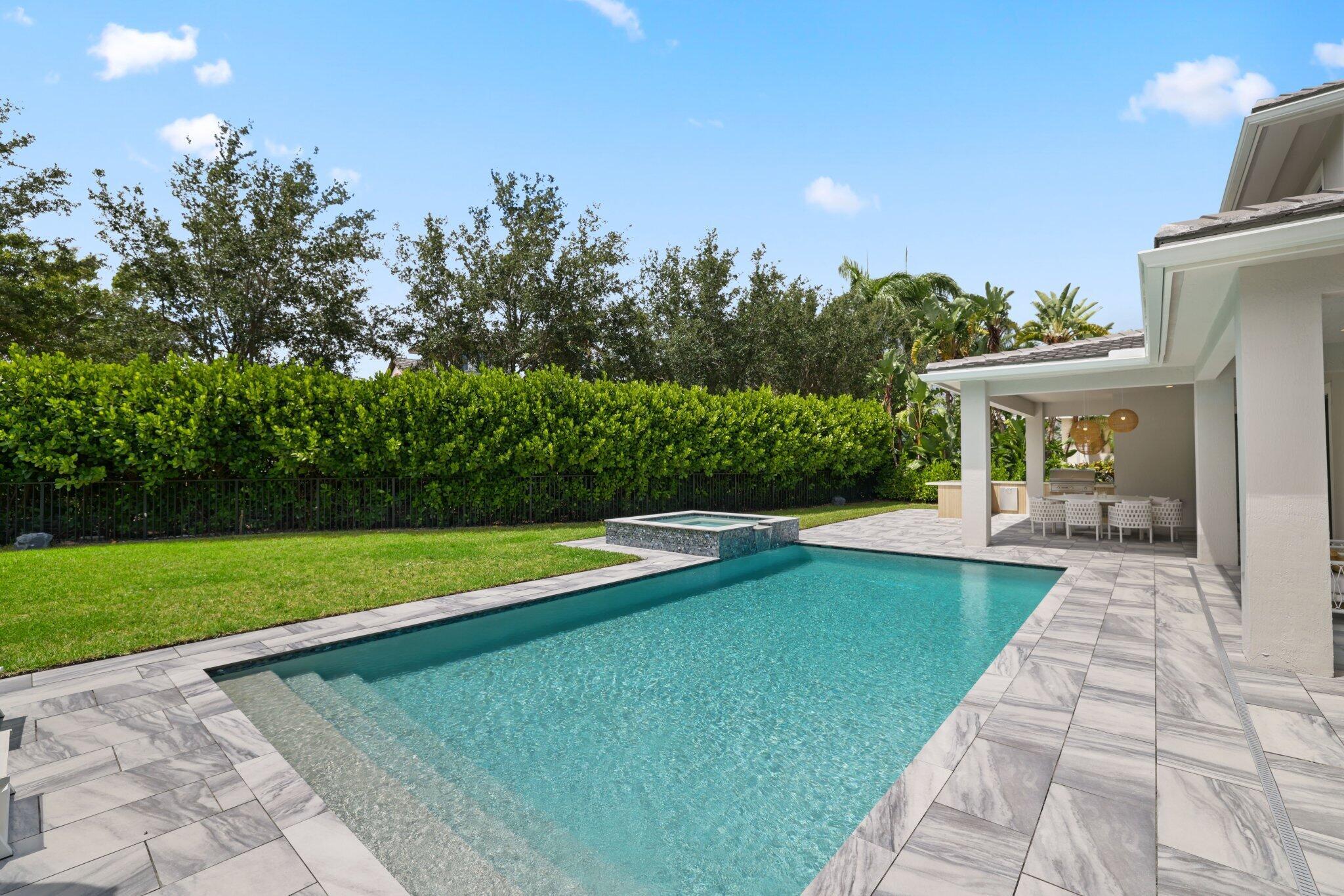 ROYAL PALM POLO - Residential