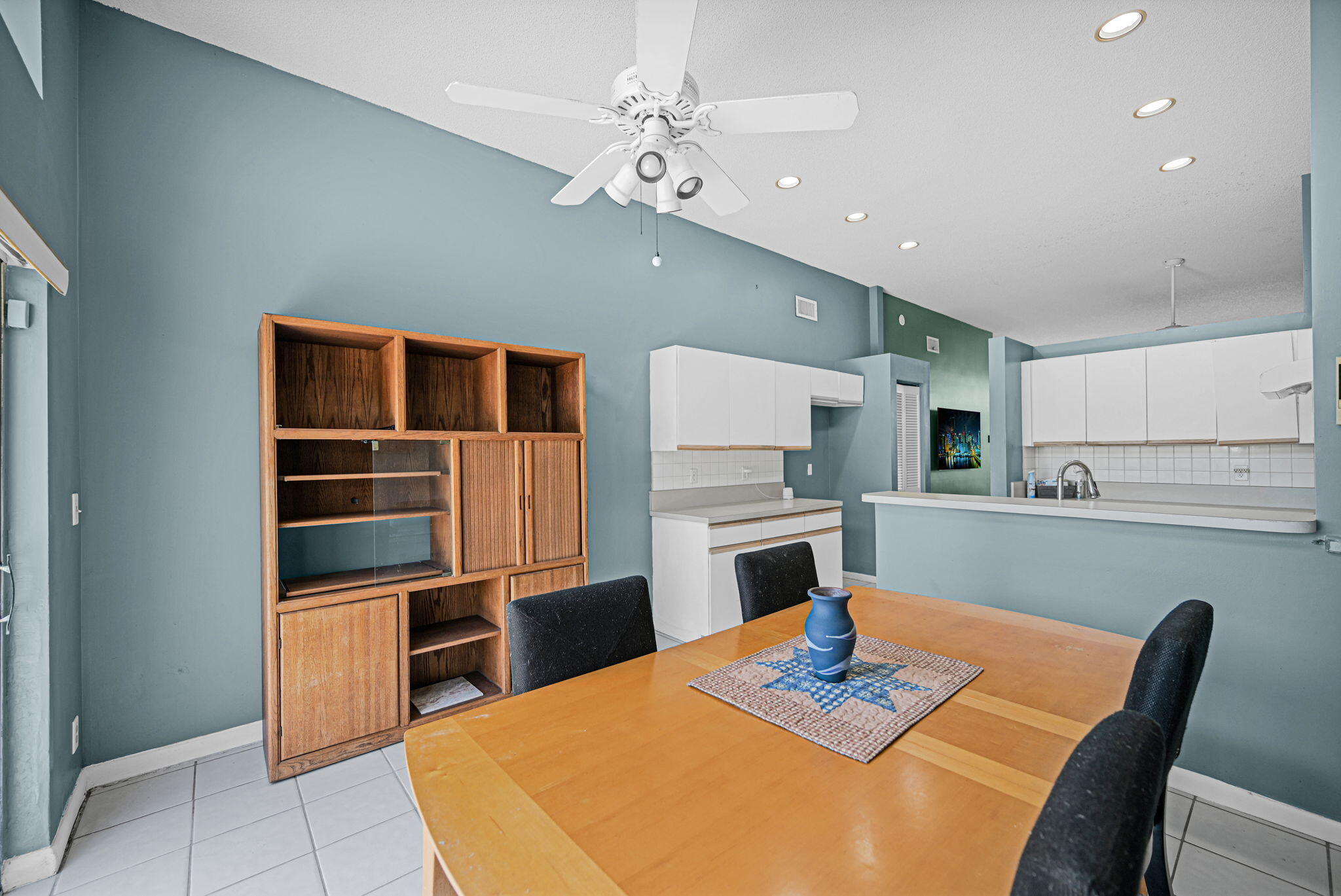 HOLIDAY SPRINGS EAST - Residential