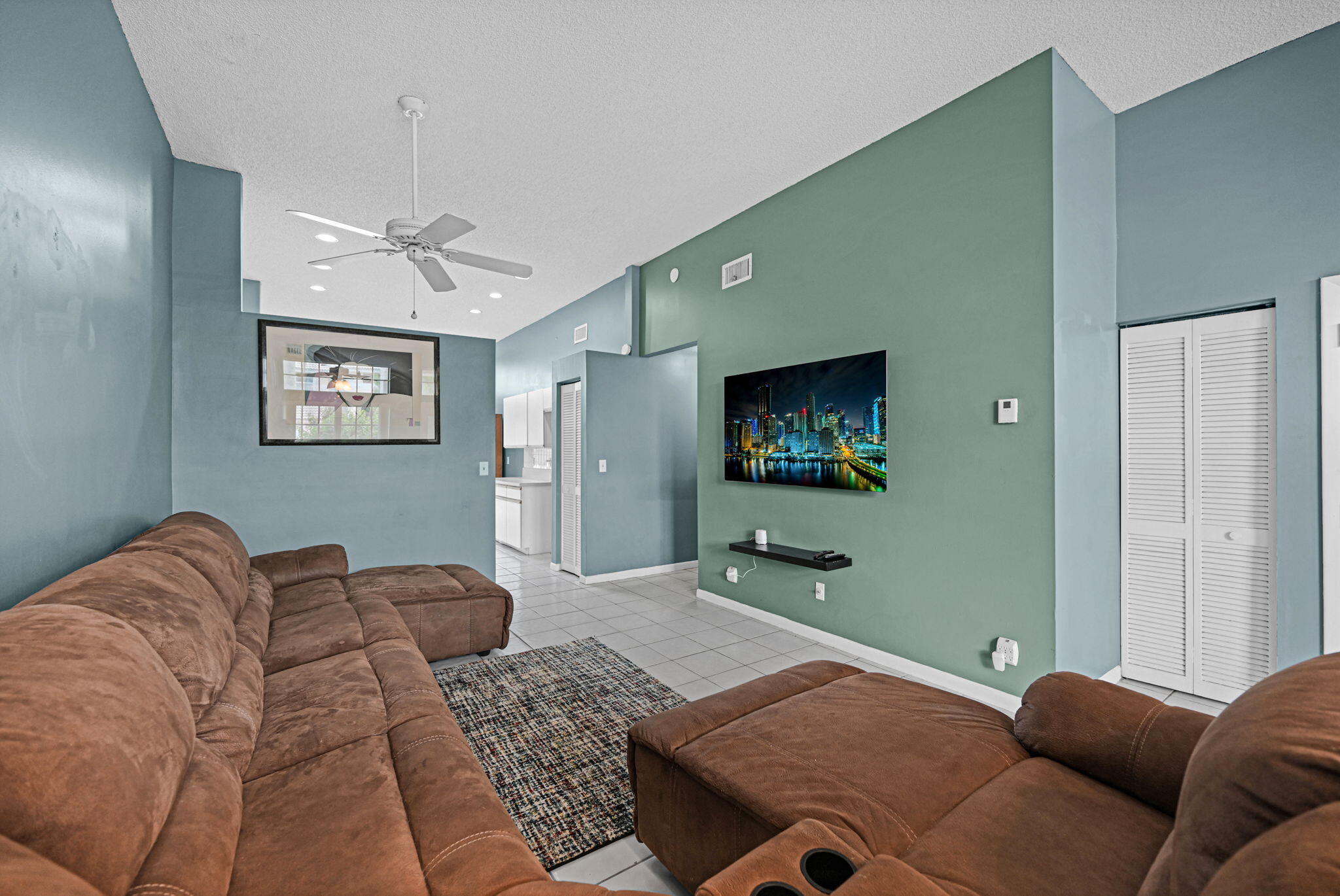 HOLIDAY SPRINGS EAST - Residential