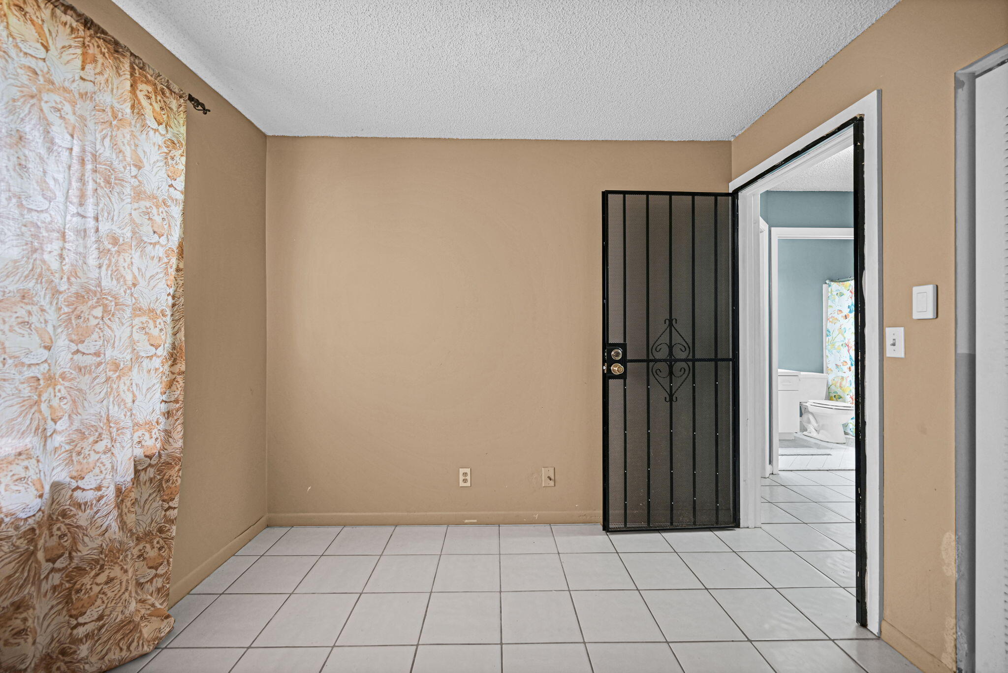 HOLIDAY SPRINGS EAST - Residential