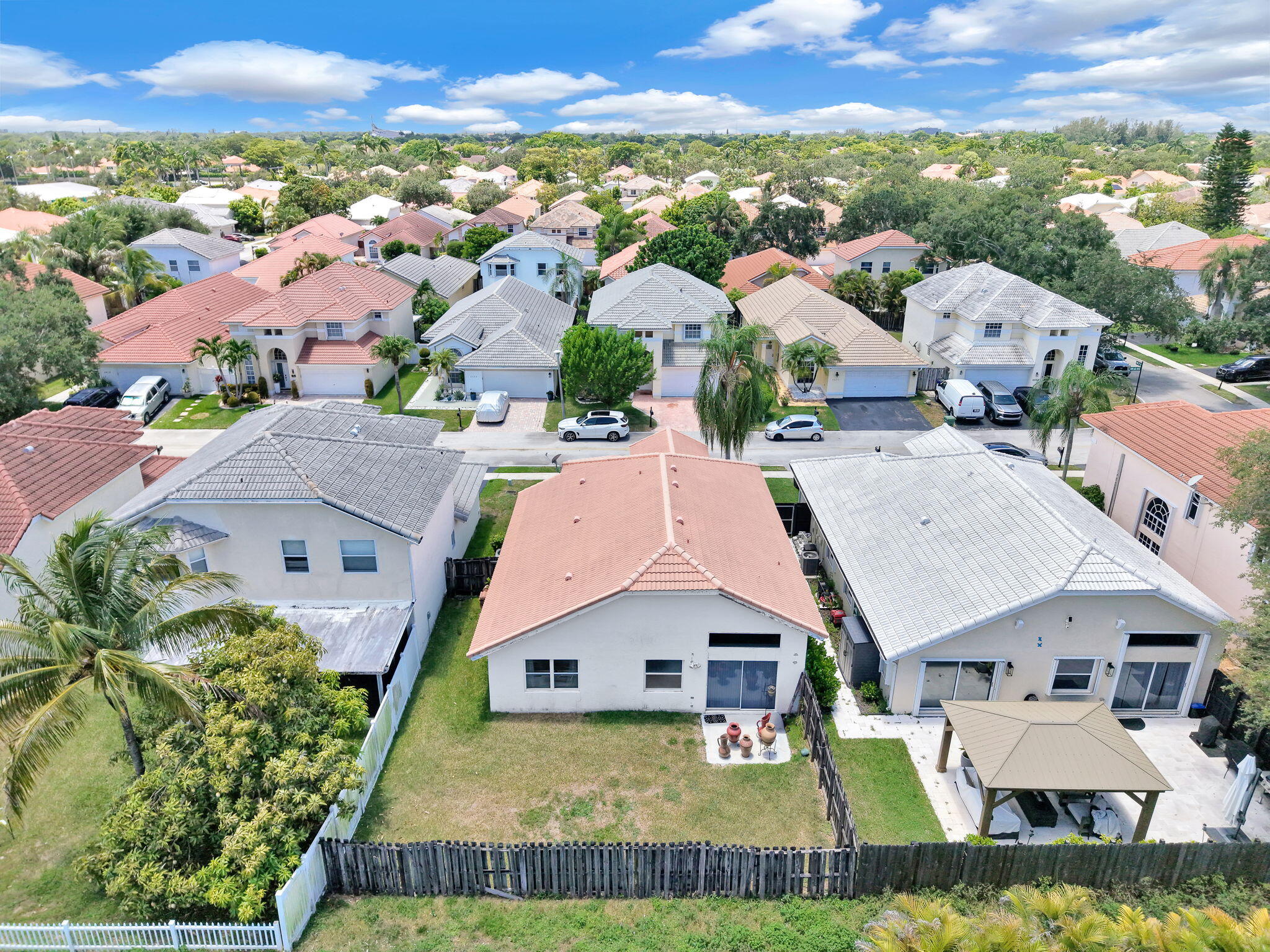 HOLIDAY SPRINGS EAST - Residential
