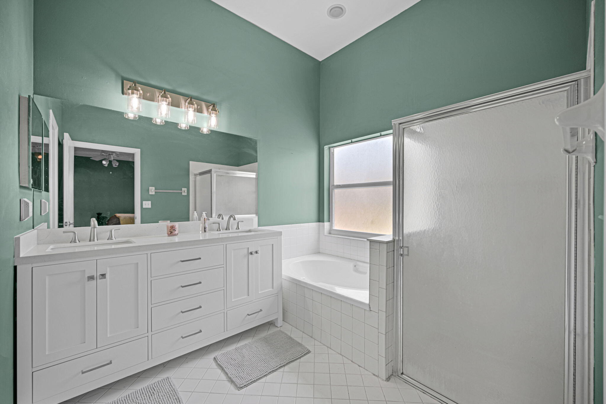 HOLIDAY SPRINGS EAST - Residential