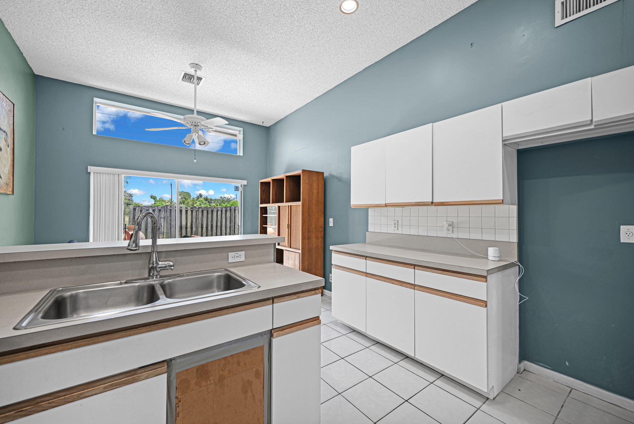 HOLIDAY SPRINGS EAST - Residential