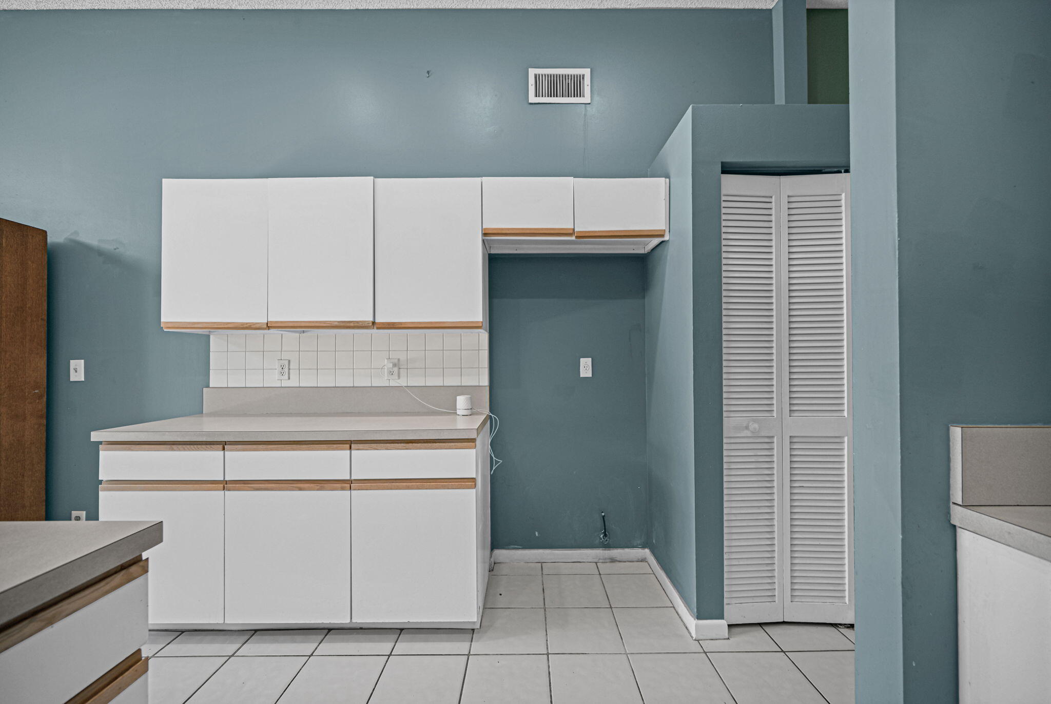 HOLIDAY SPRINGS EAST - Residential