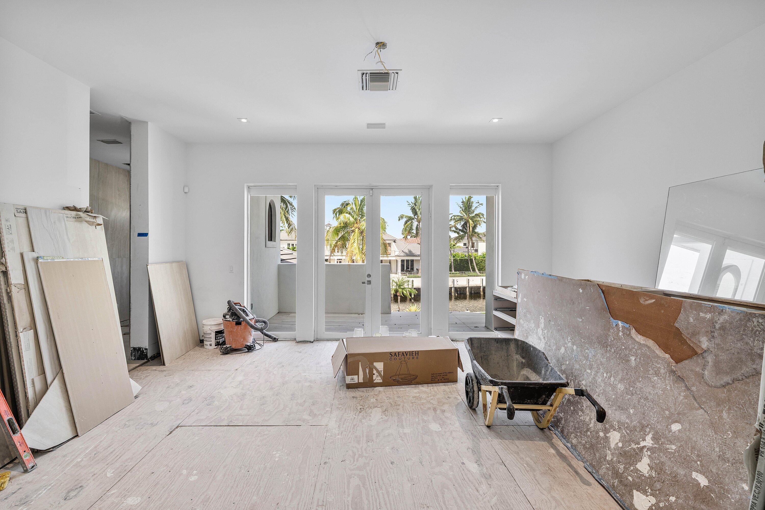 ROYAL PALM YACHT & COUNTRY CLUB - Residential