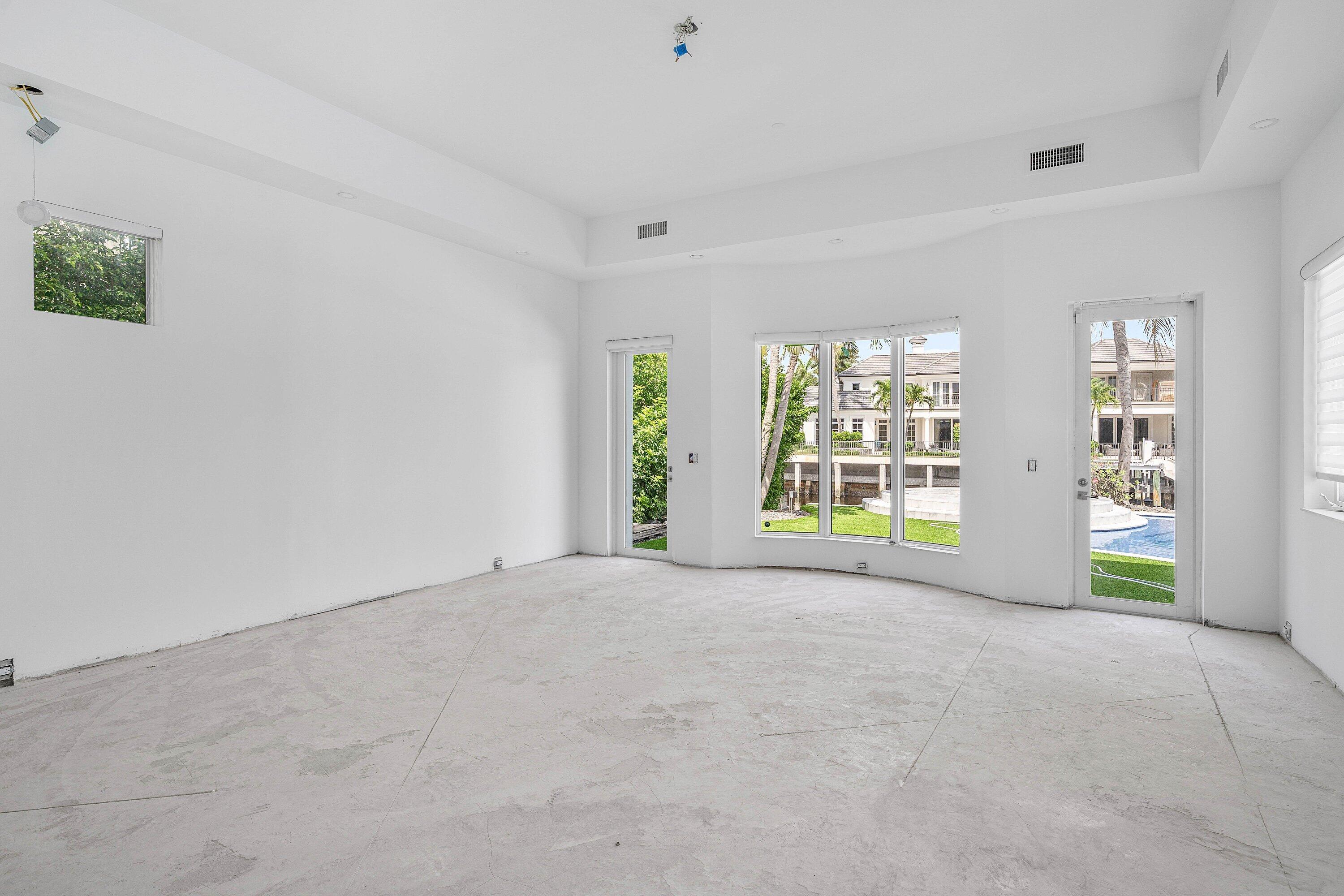 ROYAL PALM YACHT & COUNTRY CLUB - Residential