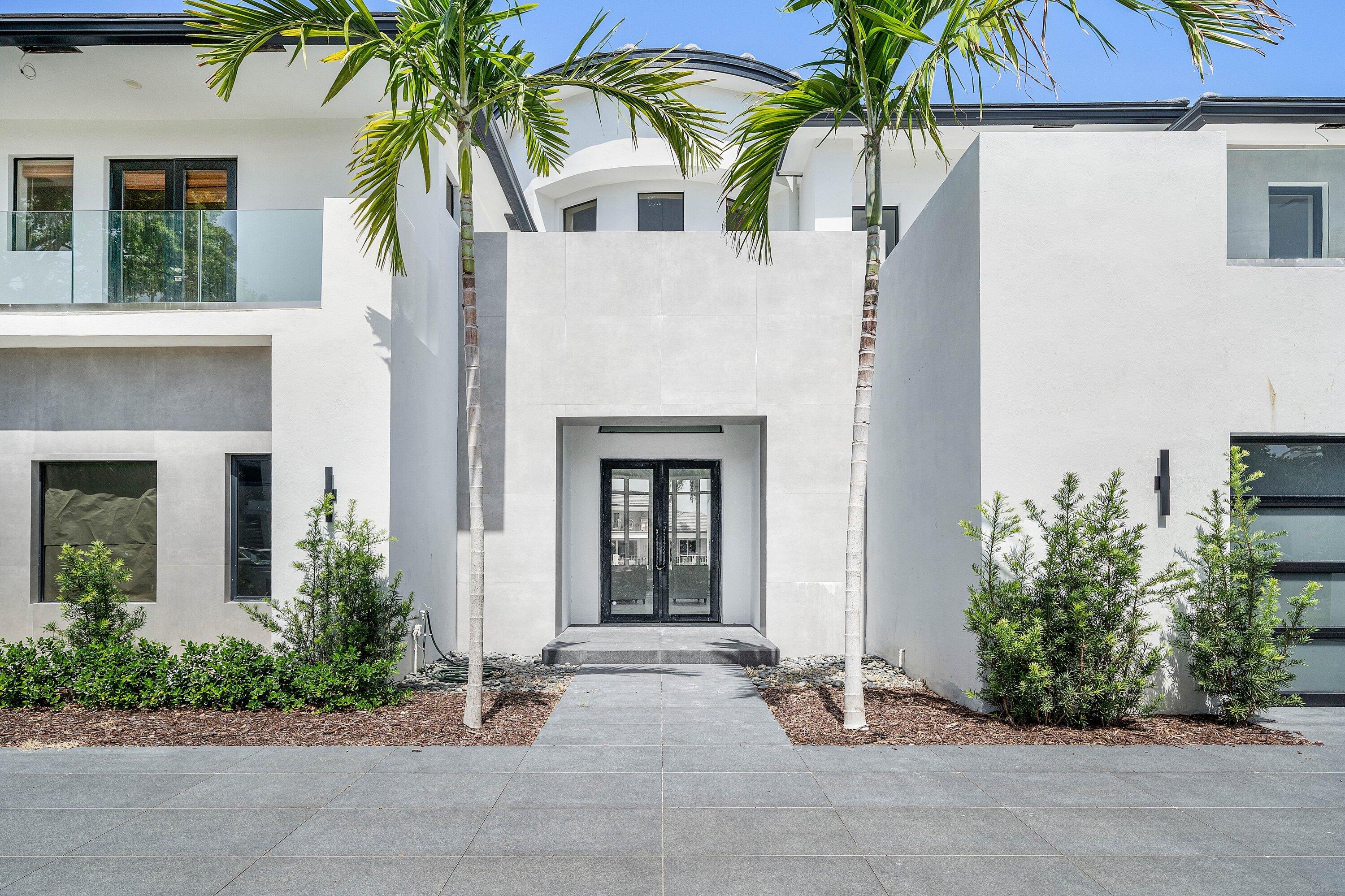 ROYAL PALM YACHT & COUNTRY CLUB - Residential