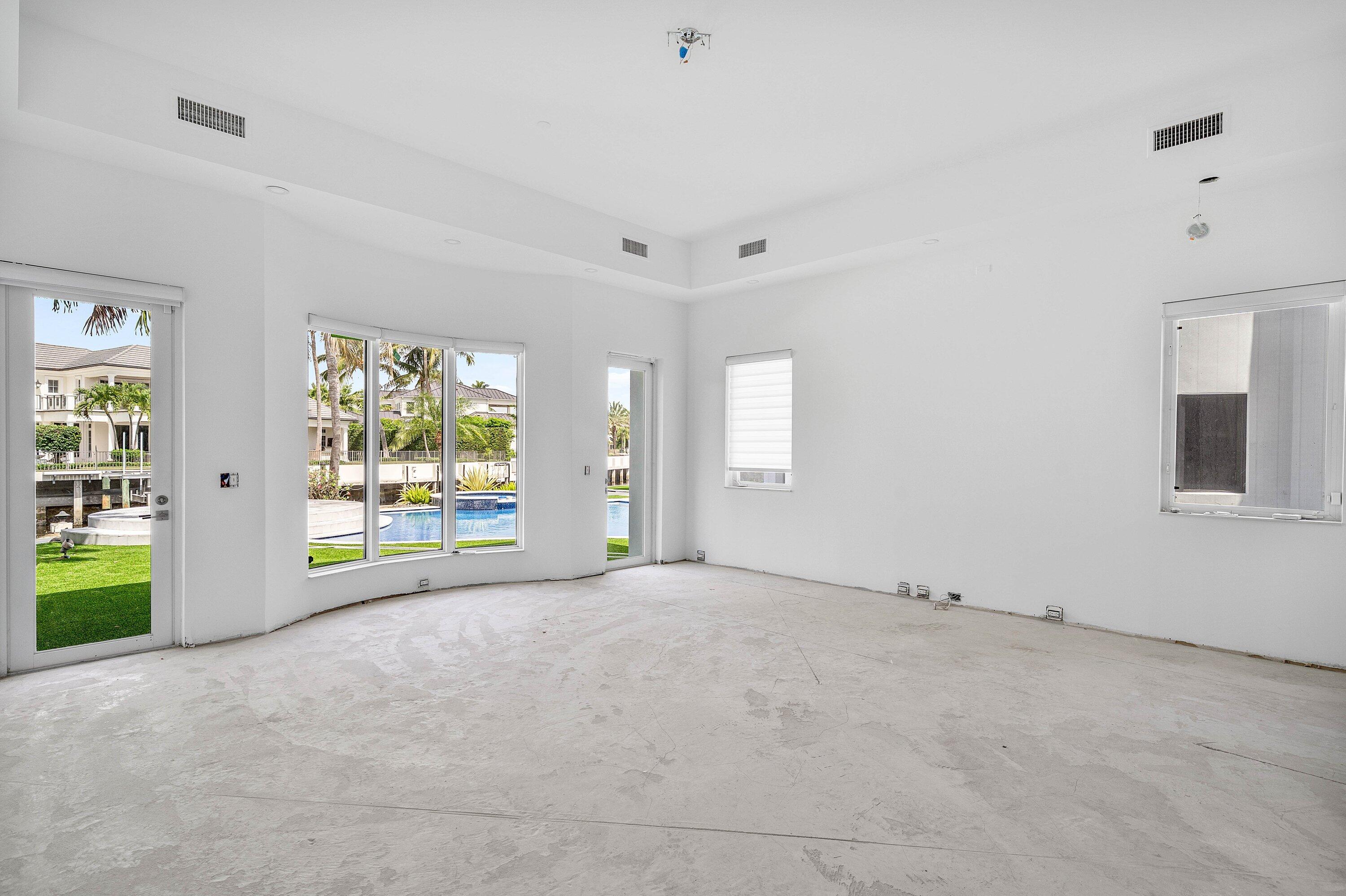 ROYAL PALM YACHT & COUNTRY CLUB - Residential