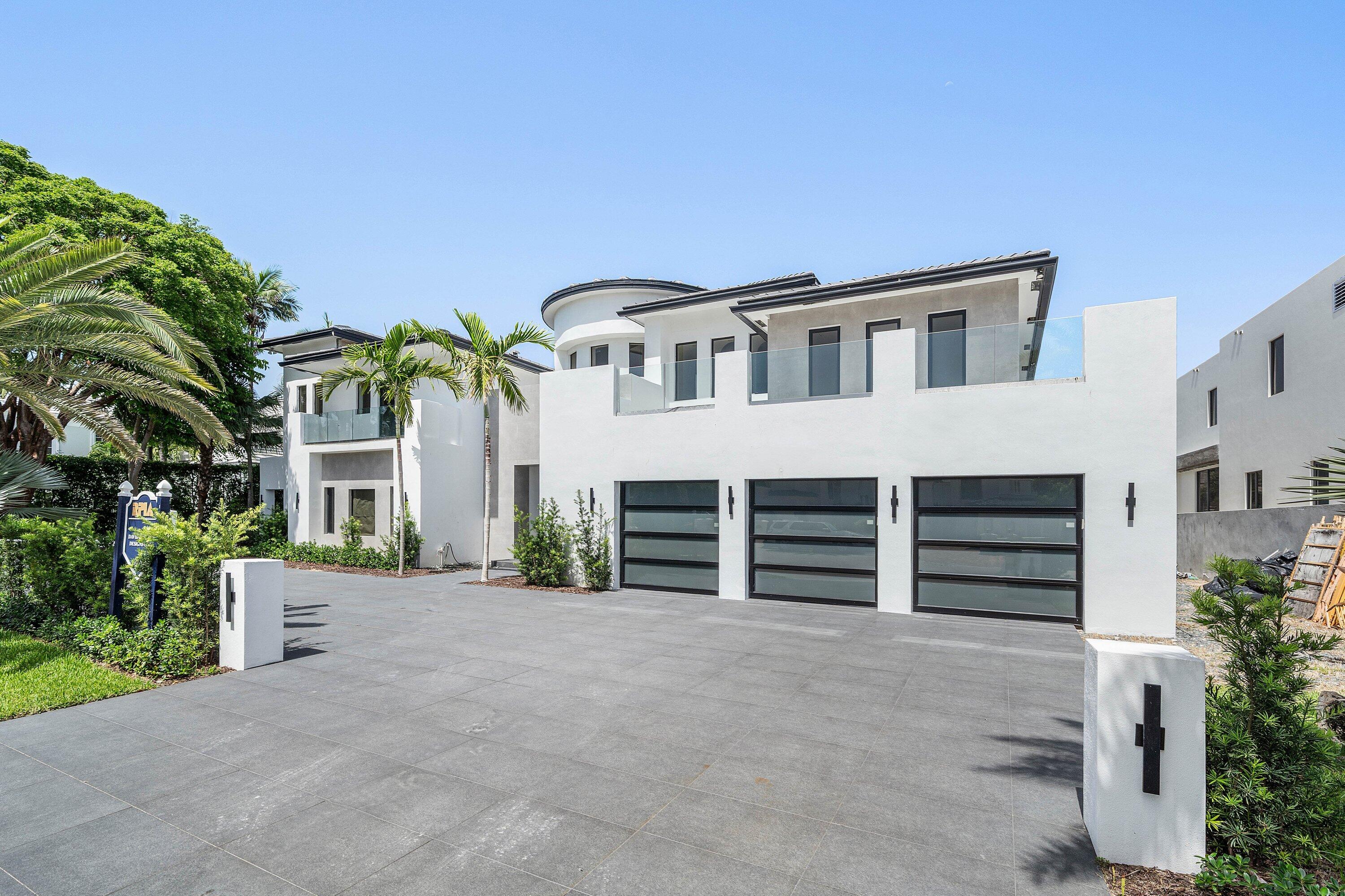 ROYAL PALM YACHT & COUNTRY CLUB - Residential