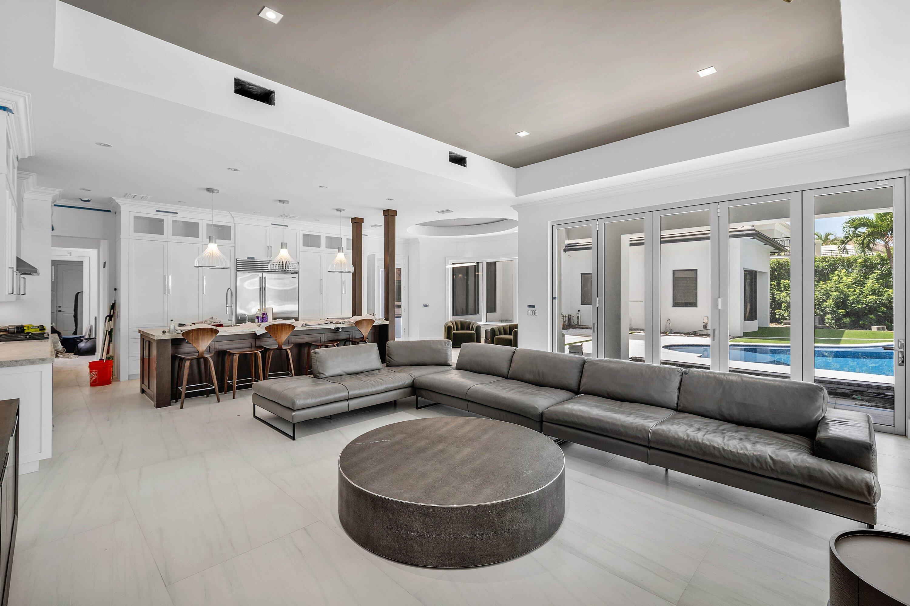 ROYAL PALM YACHT & COUNTRY CLUB - Residential