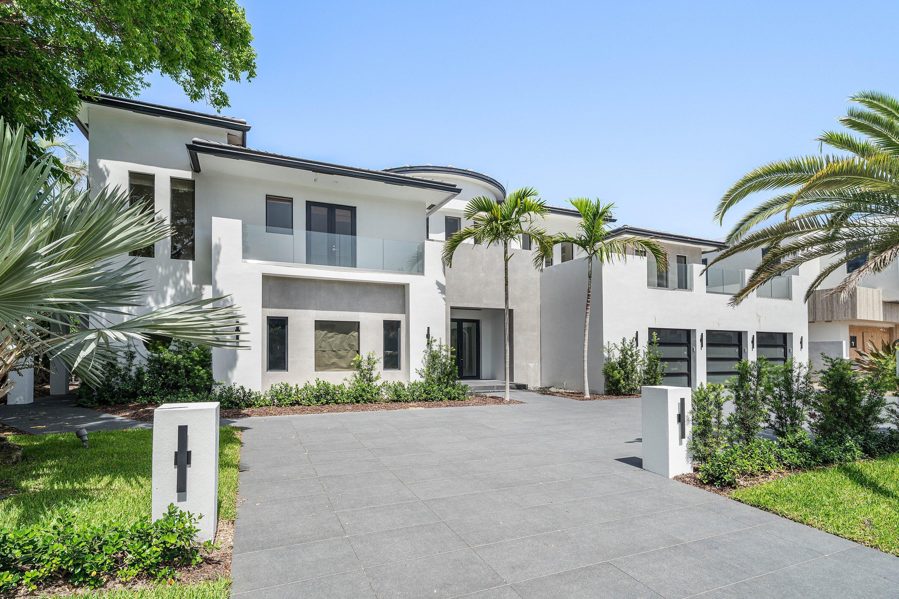 ROYAL PALM YACHT & COUNTRY CLUB - Residential