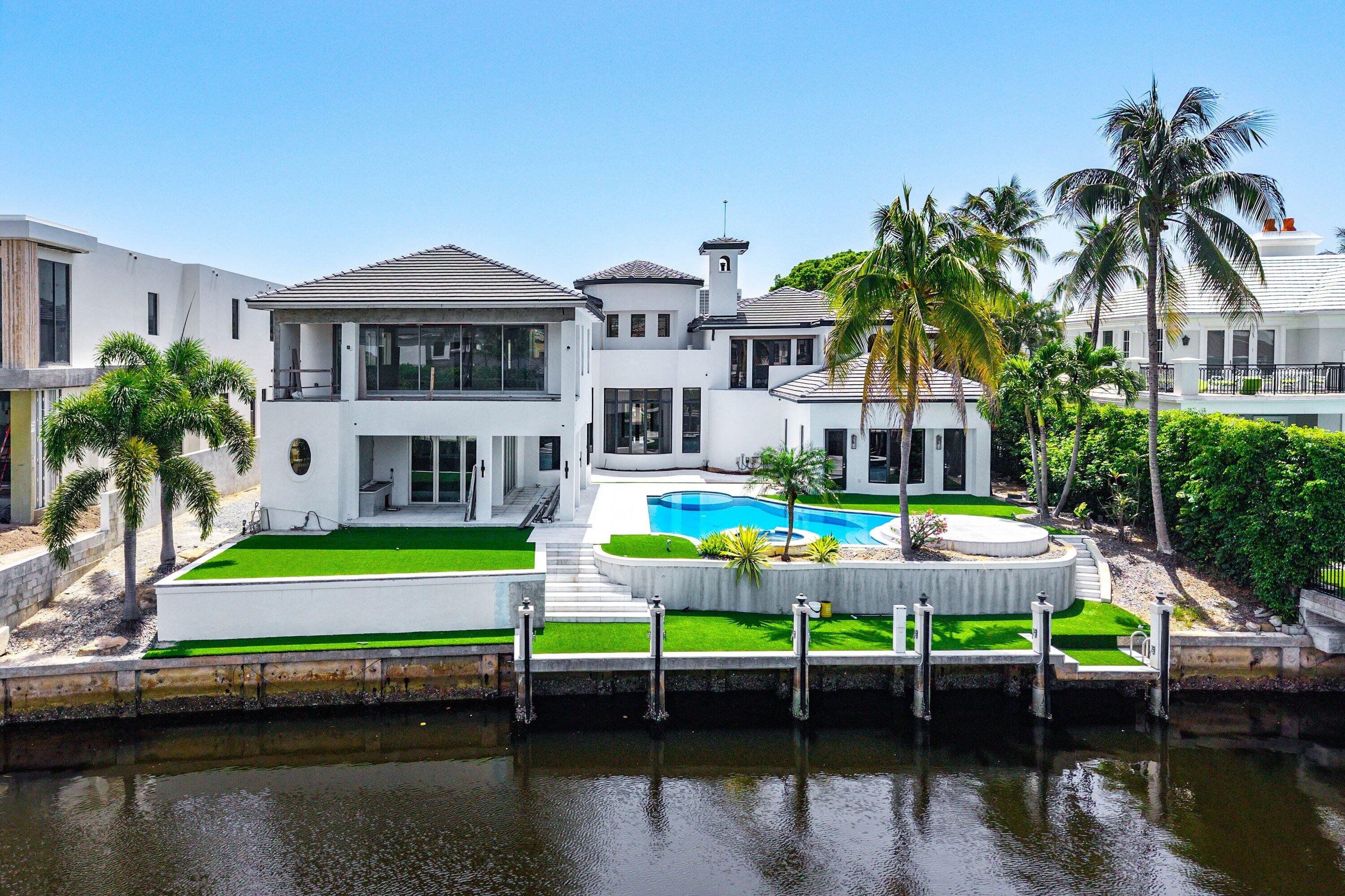 ROYAL PALM YACHT & COUNTRY CLUB - Residential