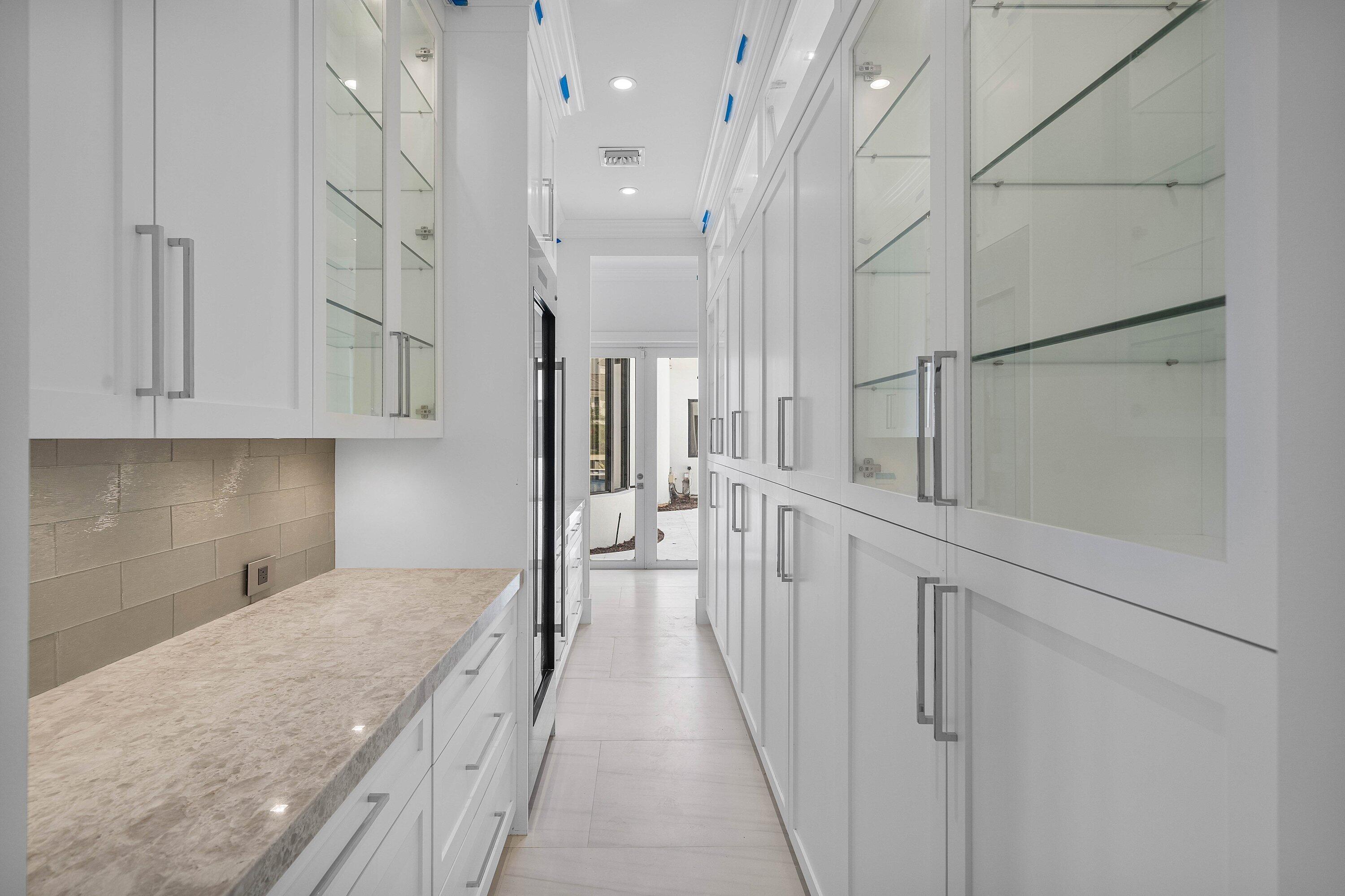 ROYAL PALM YACHT & COUNTRY CLUB - Residential