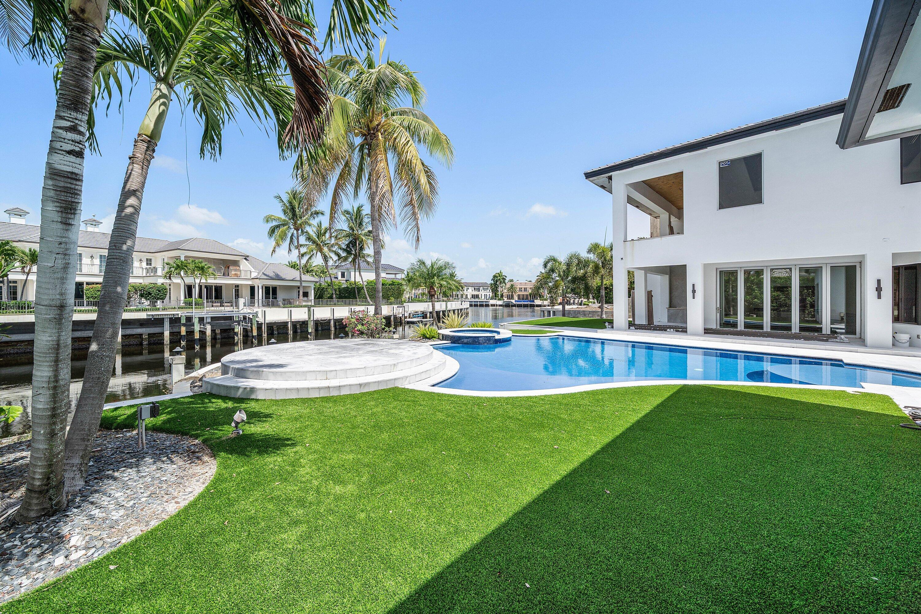 ROYAL PALM YACHT & COUNTRY CLUB - Residential