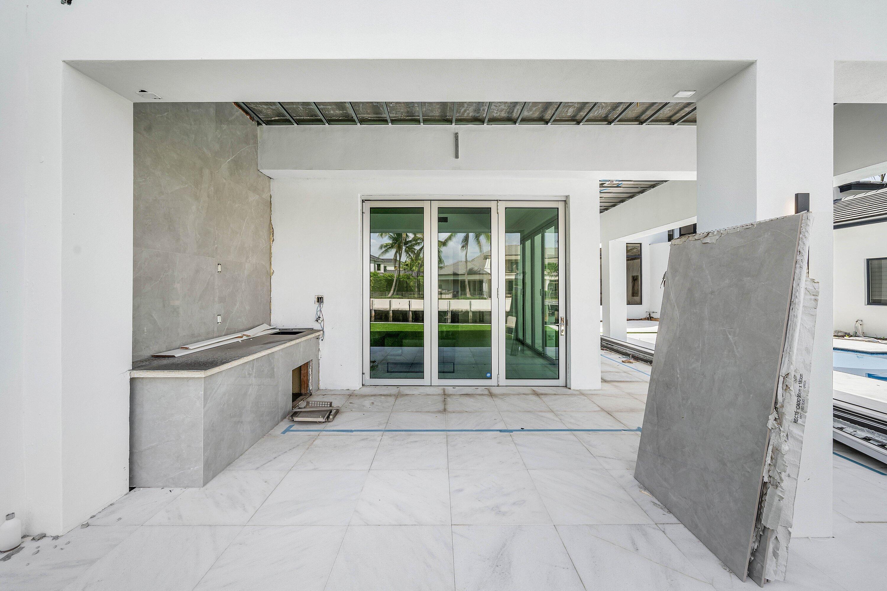 ROYAL PALM YACHT & COUNTRY CLUB - Residential