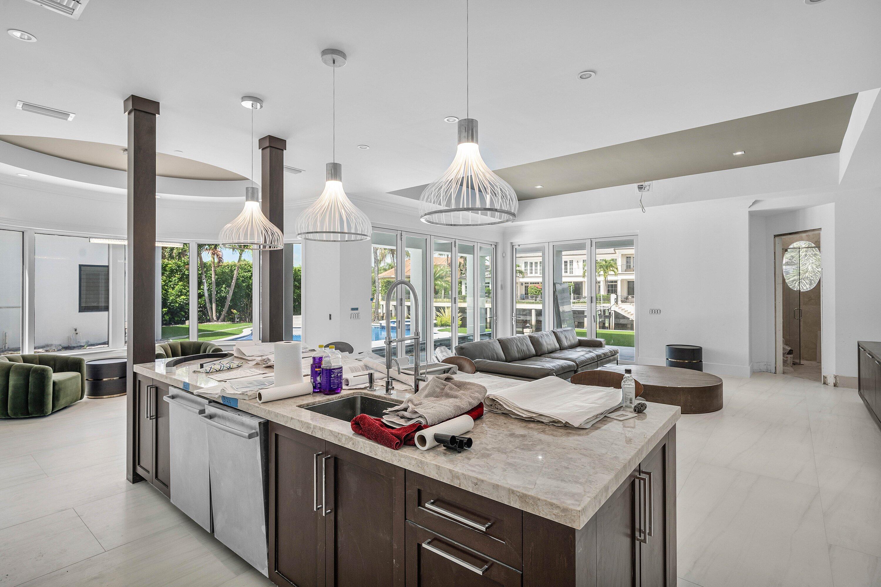 ROYAL PALM YACHT & COUNTRY CLUB - Residential