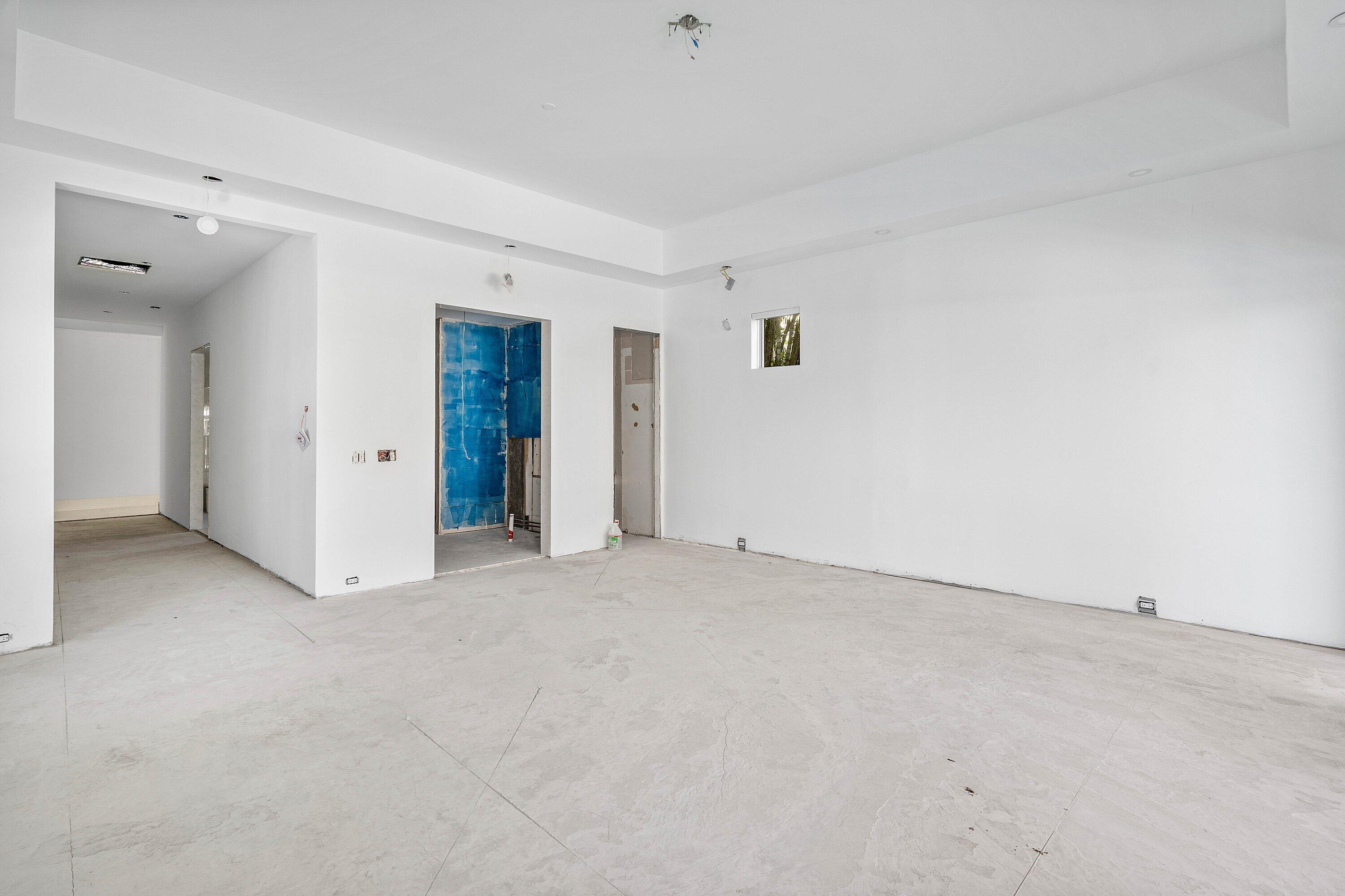ROYAL PALM YACHT & COUNTRY CLUB - Residential