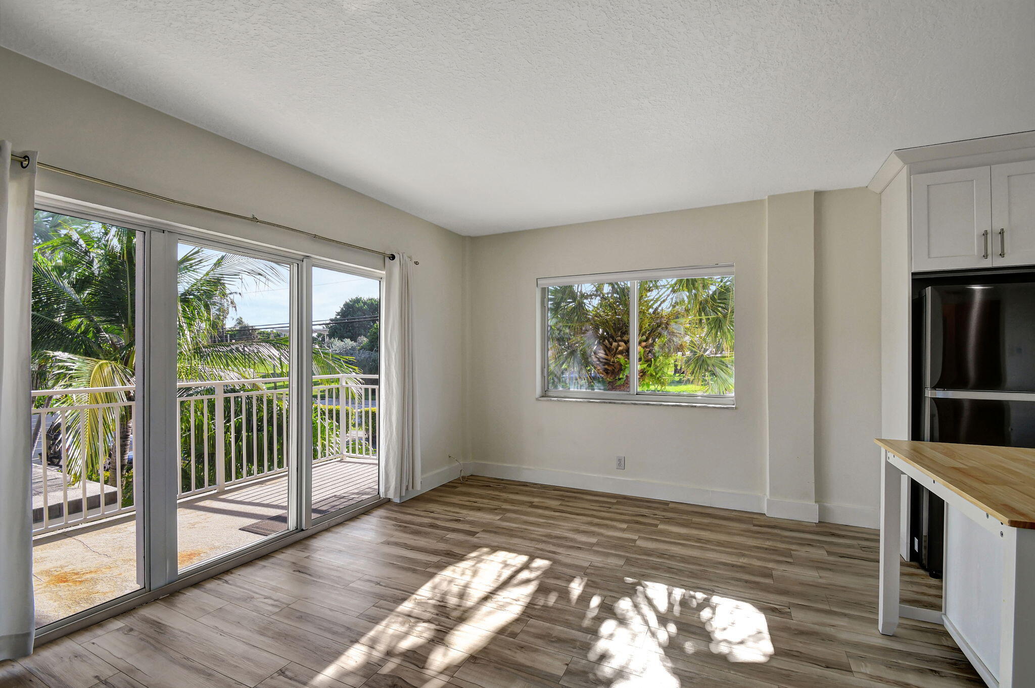 OCEAN PARK MANOR CONDO - Residential