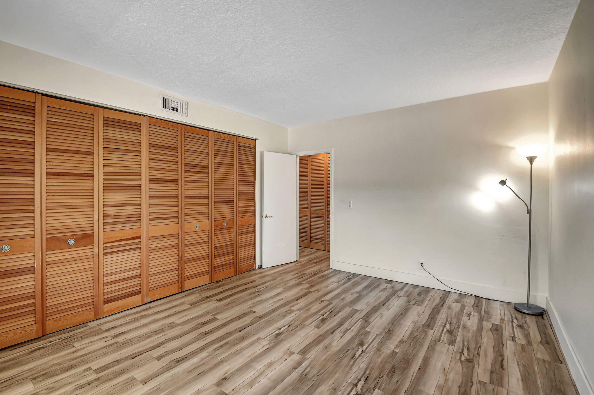 OCEAN PARK MANOR CONDO - Residential