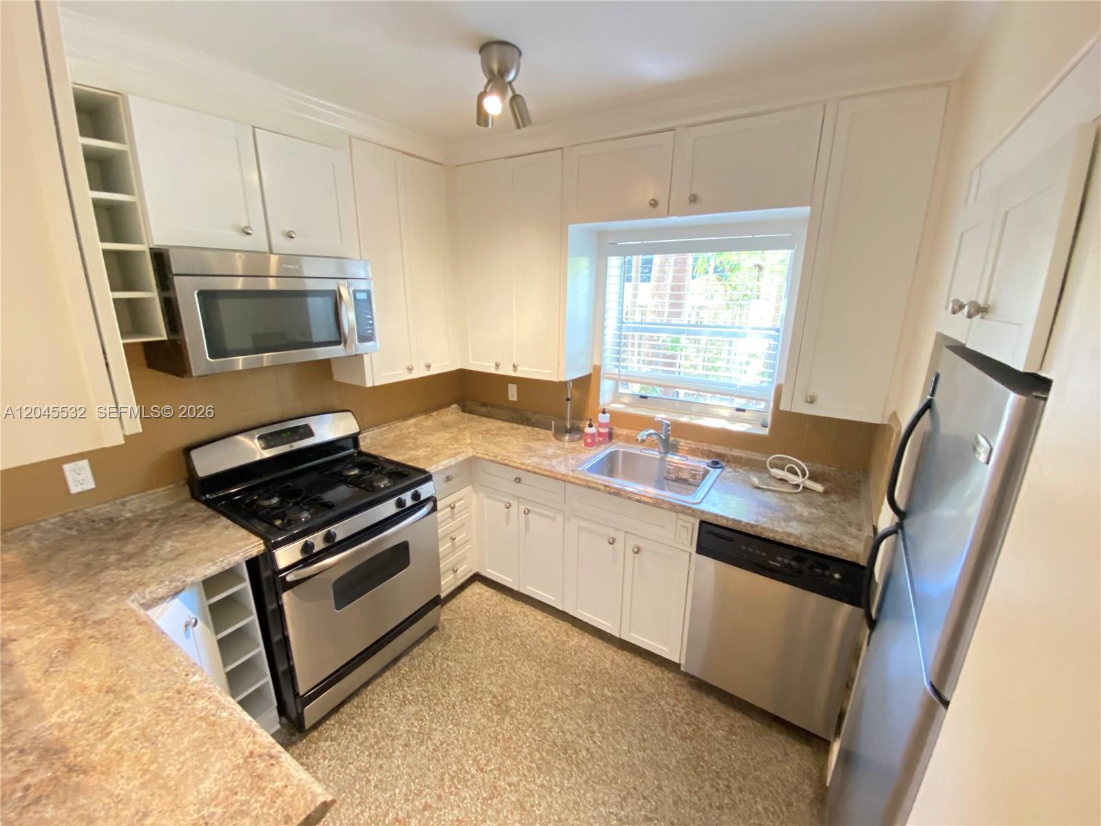 Remodeled 2x1 in Victoria Park! Freshly painted. Newer floors. Spacious living area. Plenty of closet space. Outdoor area facing unit is for Tenant's use (can put chairs, a little table, etc.). Available for immediate occupancy. Common coined-laundry. Rent includes gas and trash. Flat monthly utility fee of $50 for water/sewer consumption. Requirements: 600+ credit, income must be 2x rent, 2 pets ok ($250 fee, no dangerous breeds), no prior eviction. Move-in cost: $40 app fee, 1st month due upon offer acceptance to secure unit off market, Security deposit (worth 2x rent) due at/by move-in.