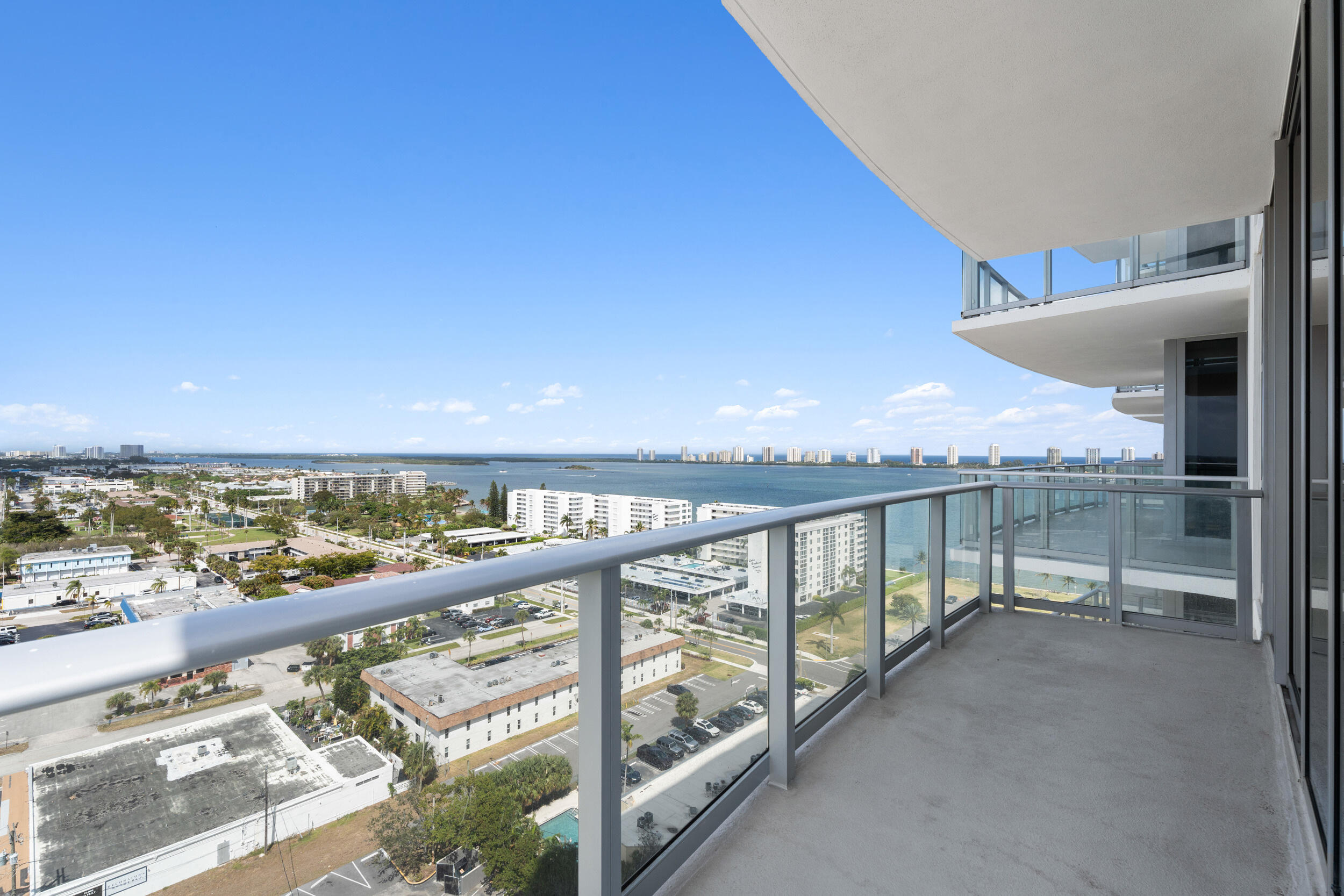 NAUTILUS 220 CONDO - Residential