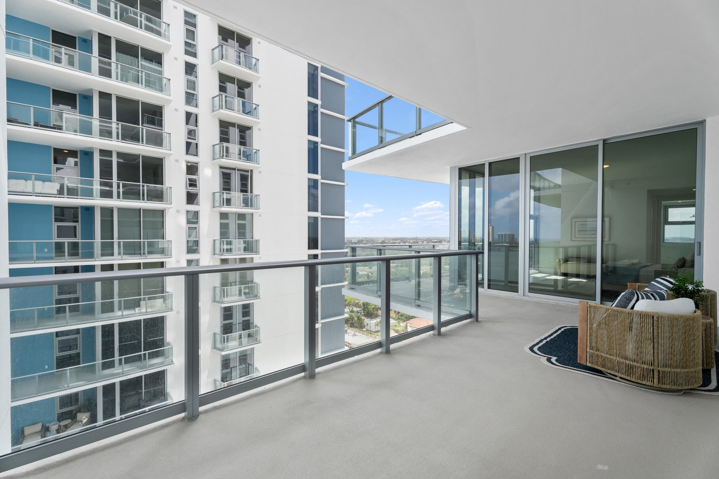 NAUTILUS 220 CONDO - Residential