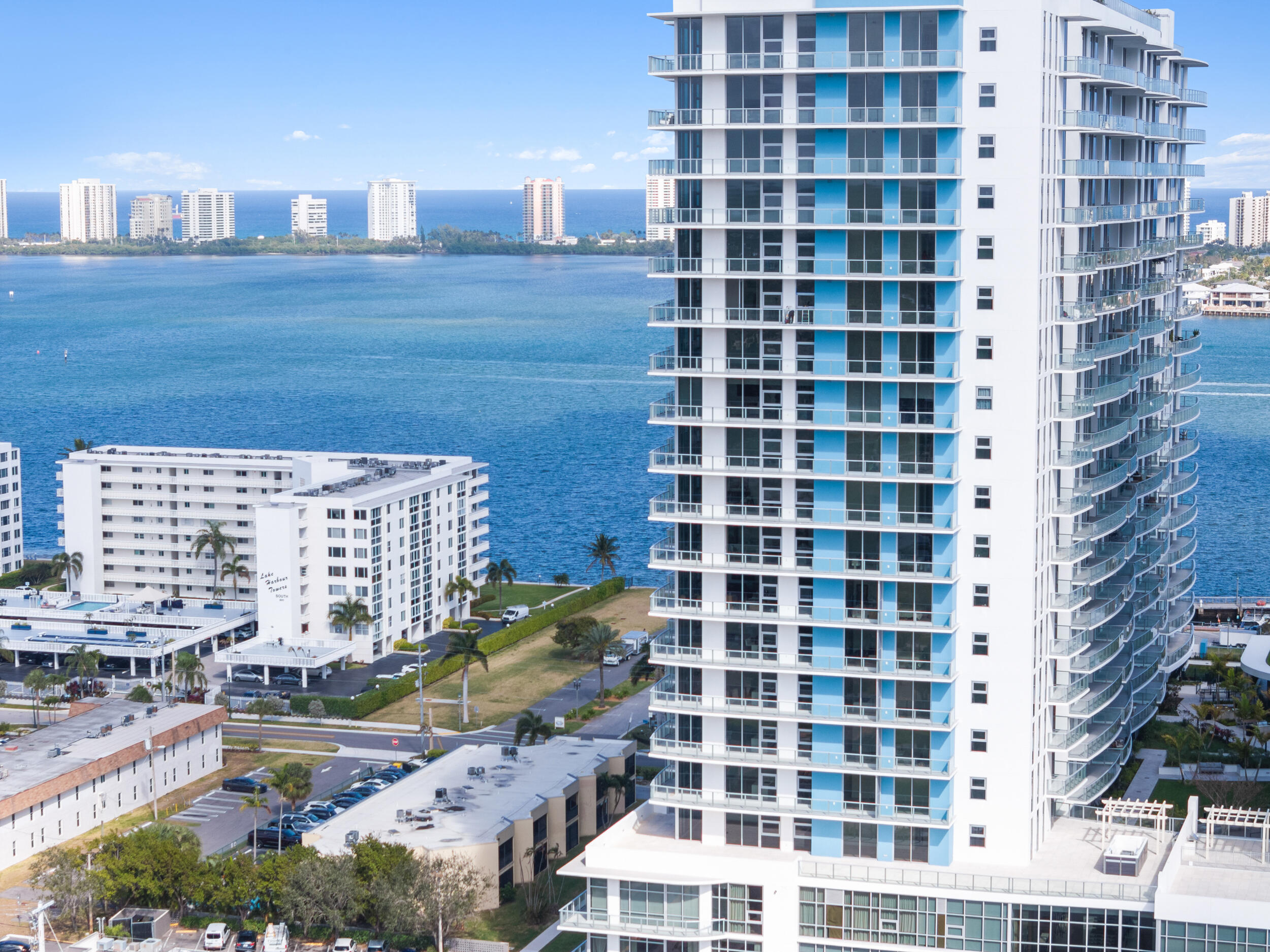 NAUTILUS 220 CONDO - Residential