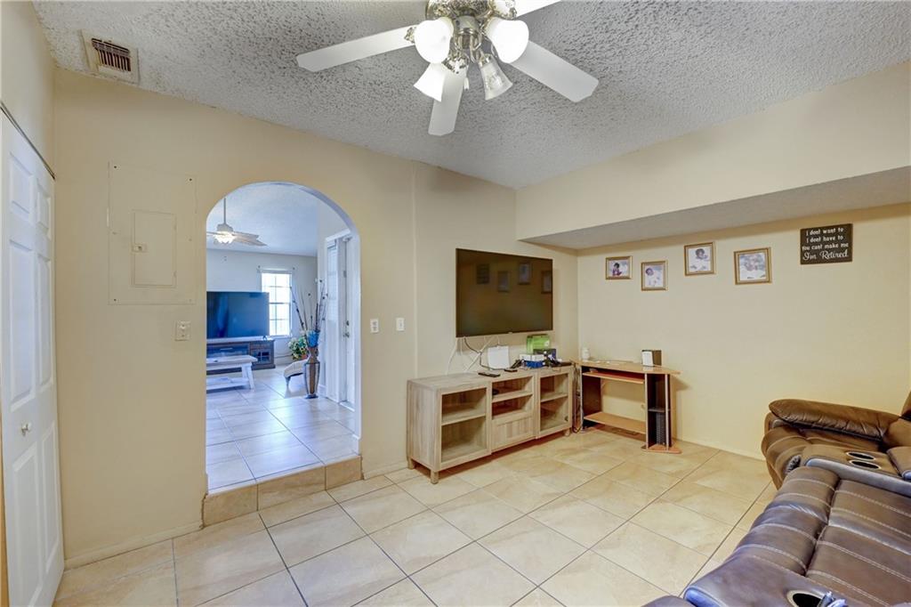 Springtree Lakes 79-12 B - Residential