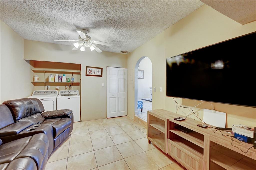 Springtree Lakes 79-12 B - Residential