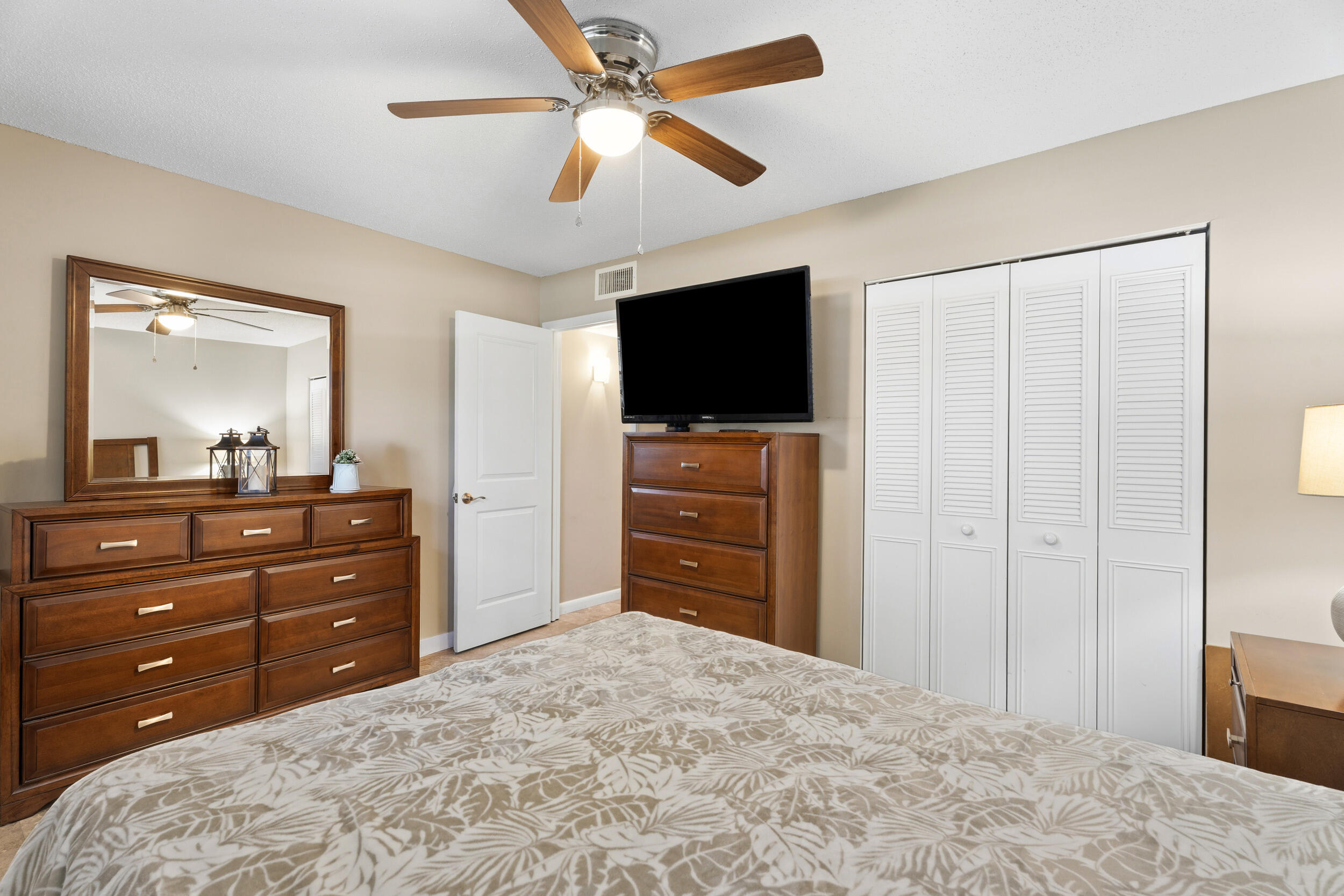VISTA PINES CONDO - Residential