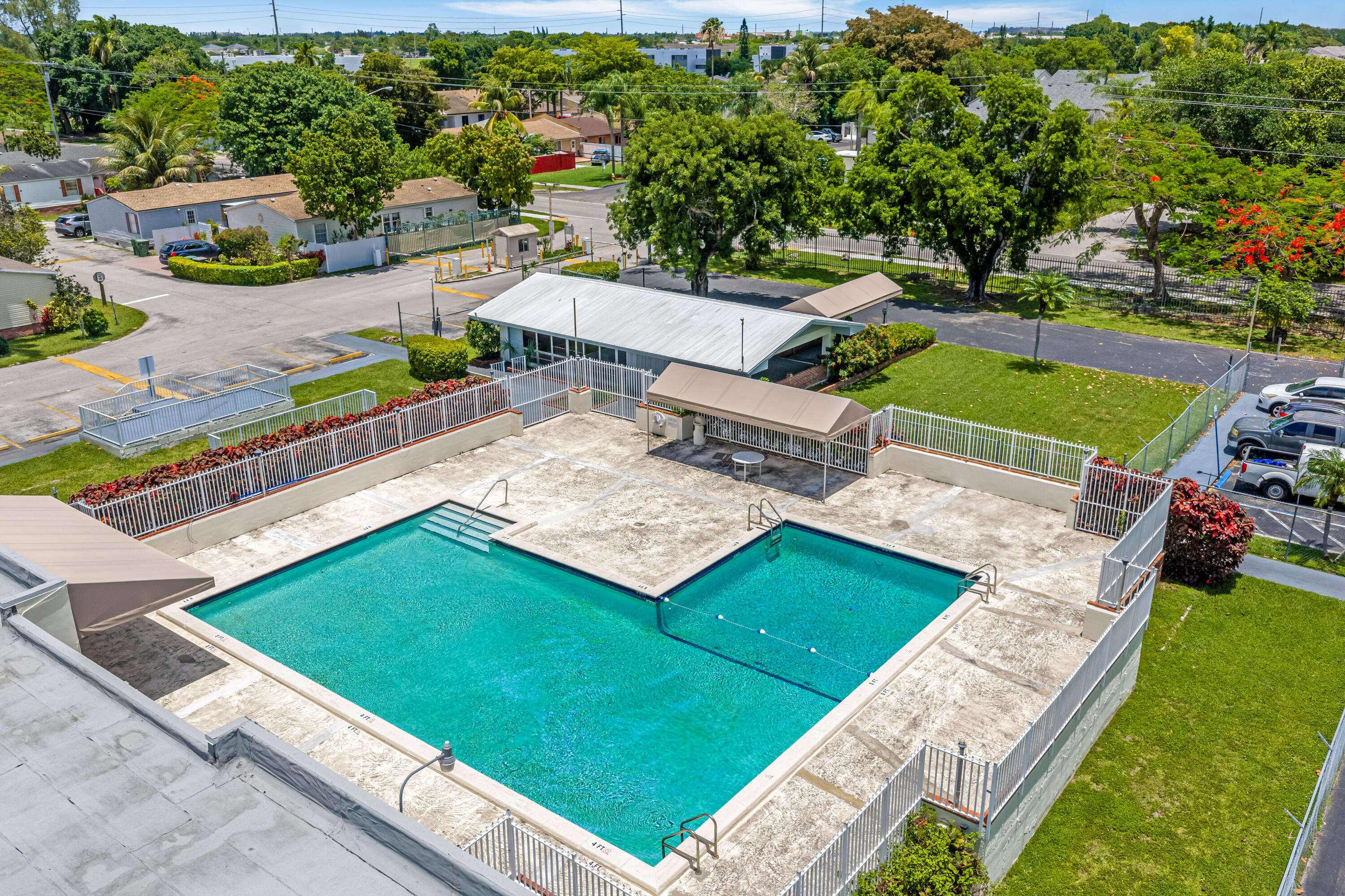 COCOWALK ESTATES - Residential
