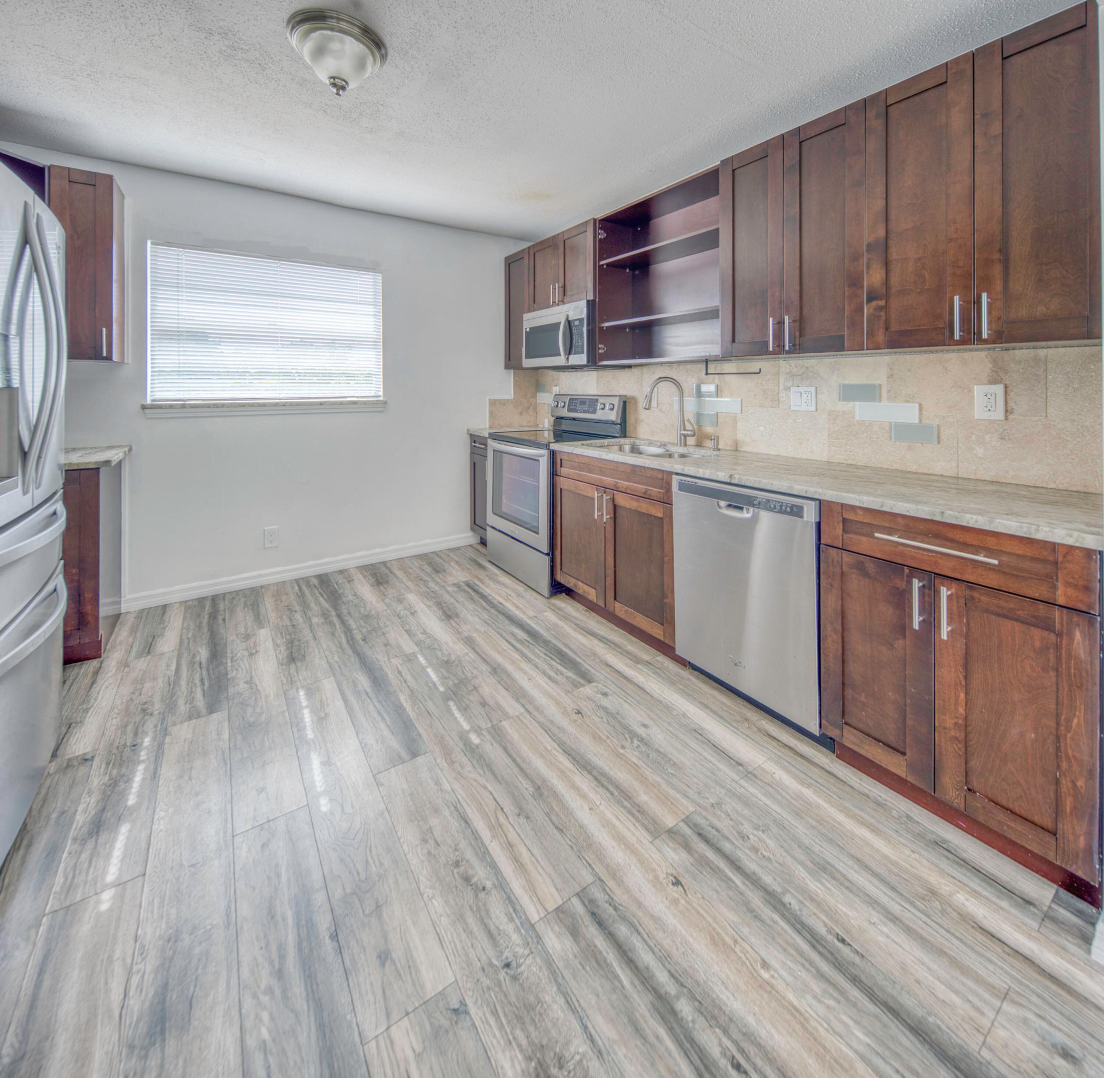 LAKE WORTH TOWN OF - Residential Lease