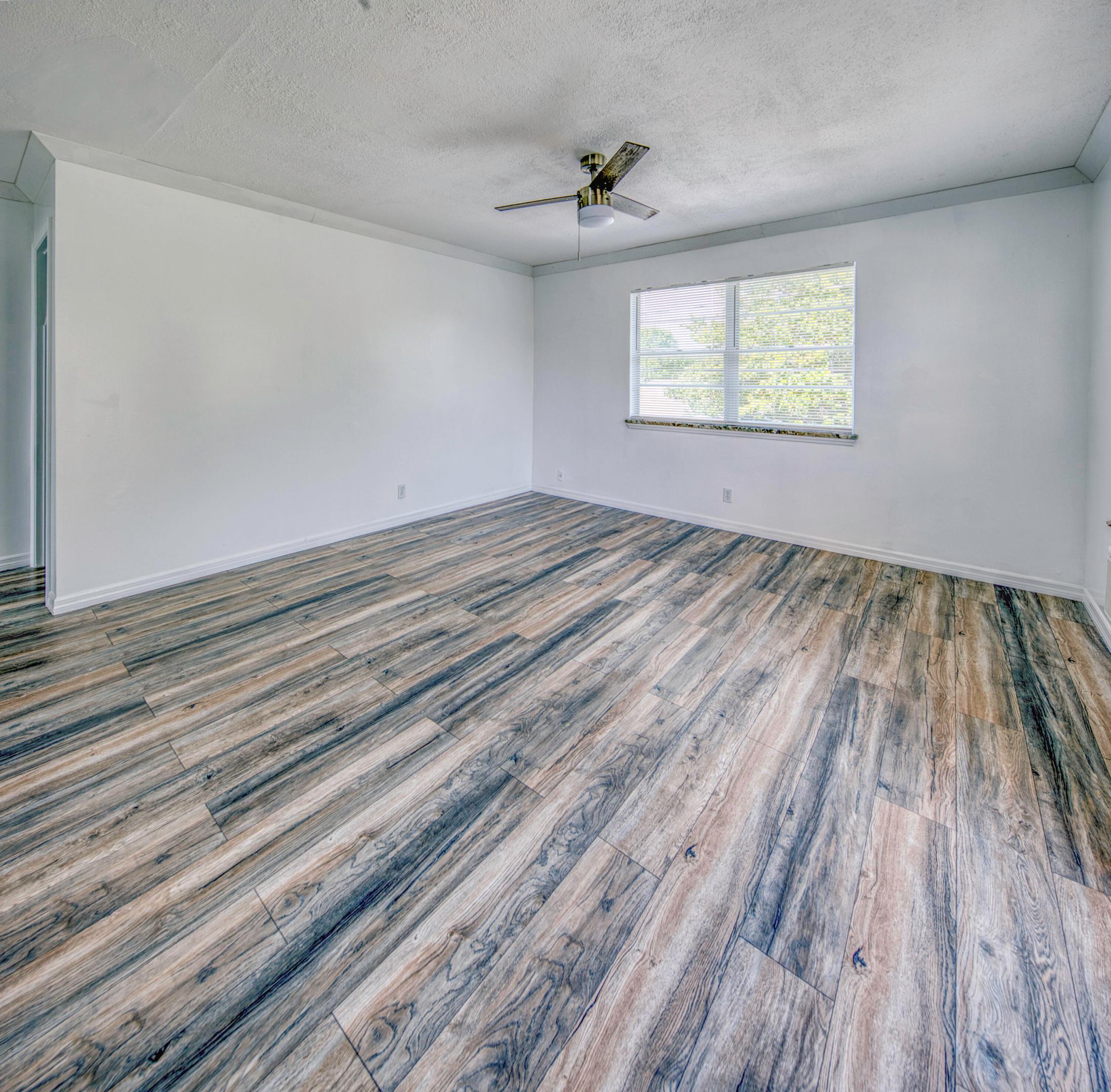 LAKE WORTH TOWN OF - Residential Lease