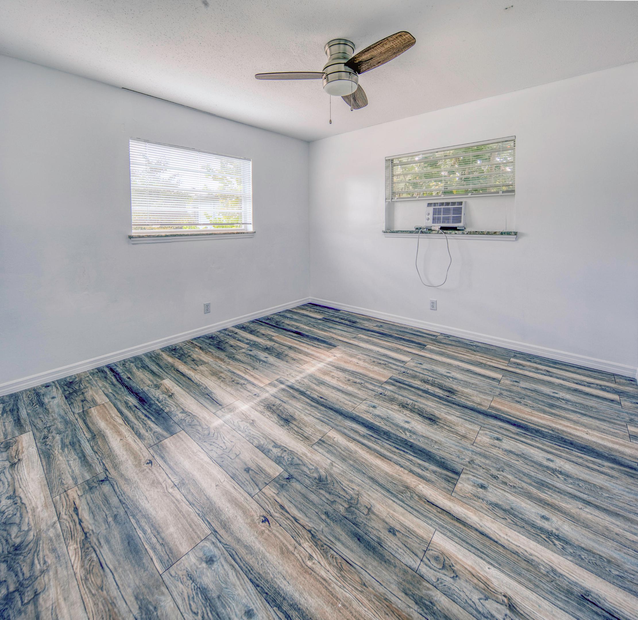 LAKE WORTH TOWN OF - Residential Lease
