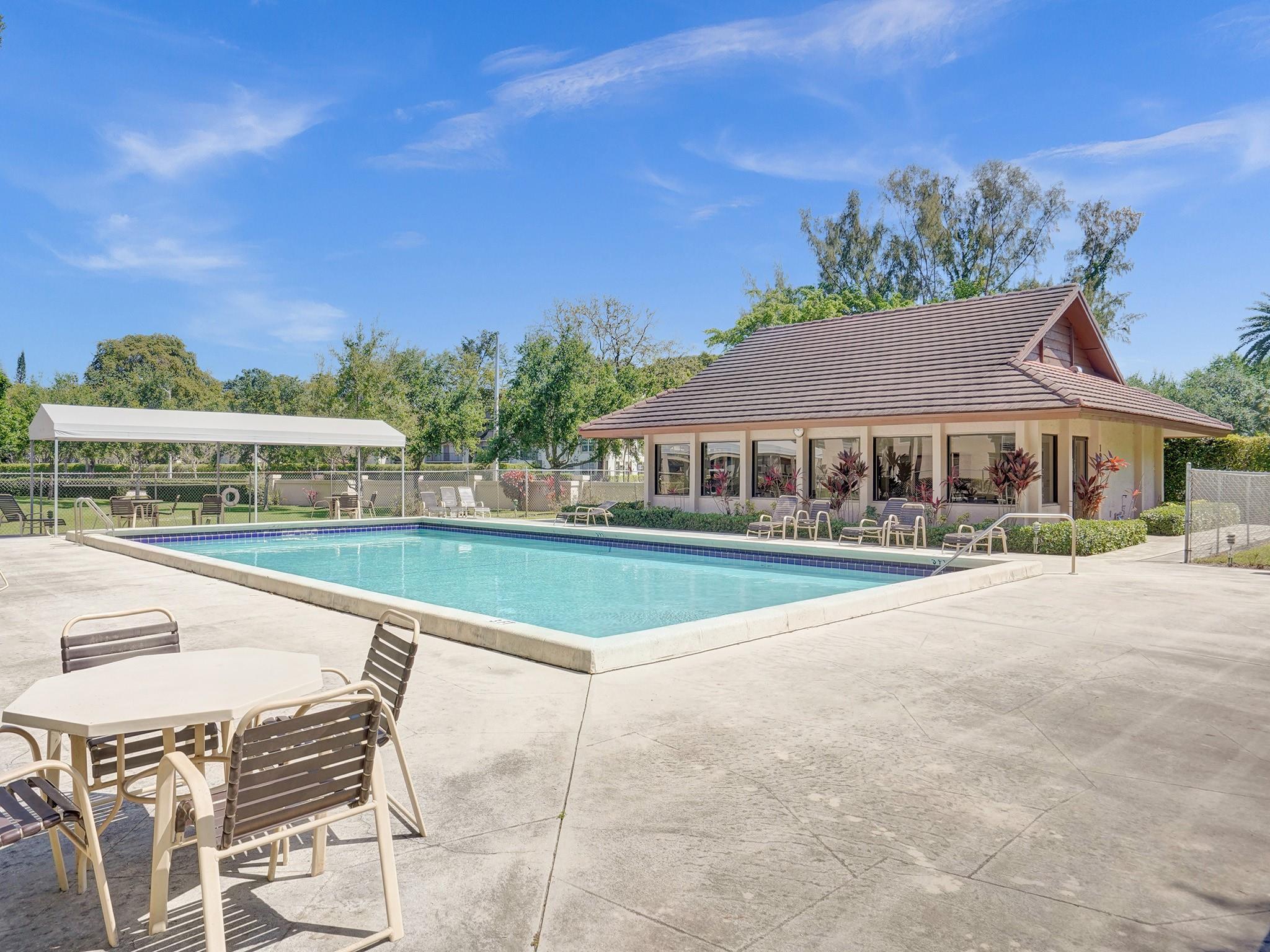SABAL PALM - Residential