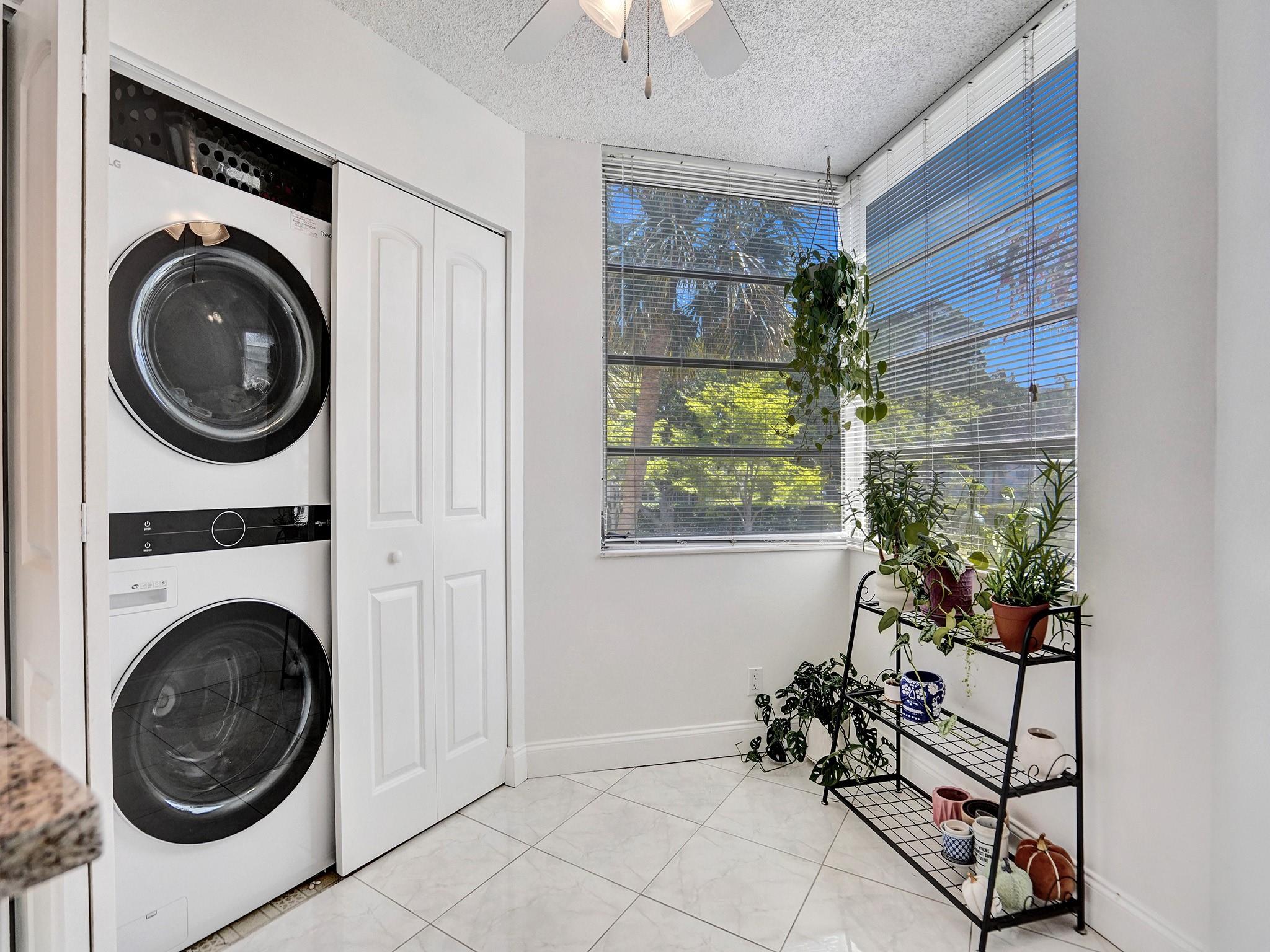 SABAL PALM - Residential