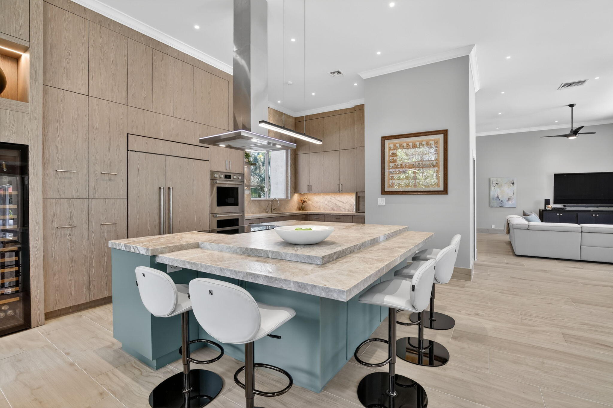 WESTON HILLS COUNTRY CLUB - Residential