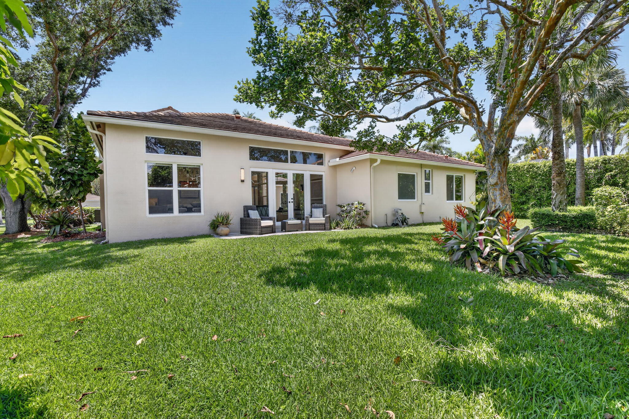 WESTON HILLS COUNTRY CLUB - Residential