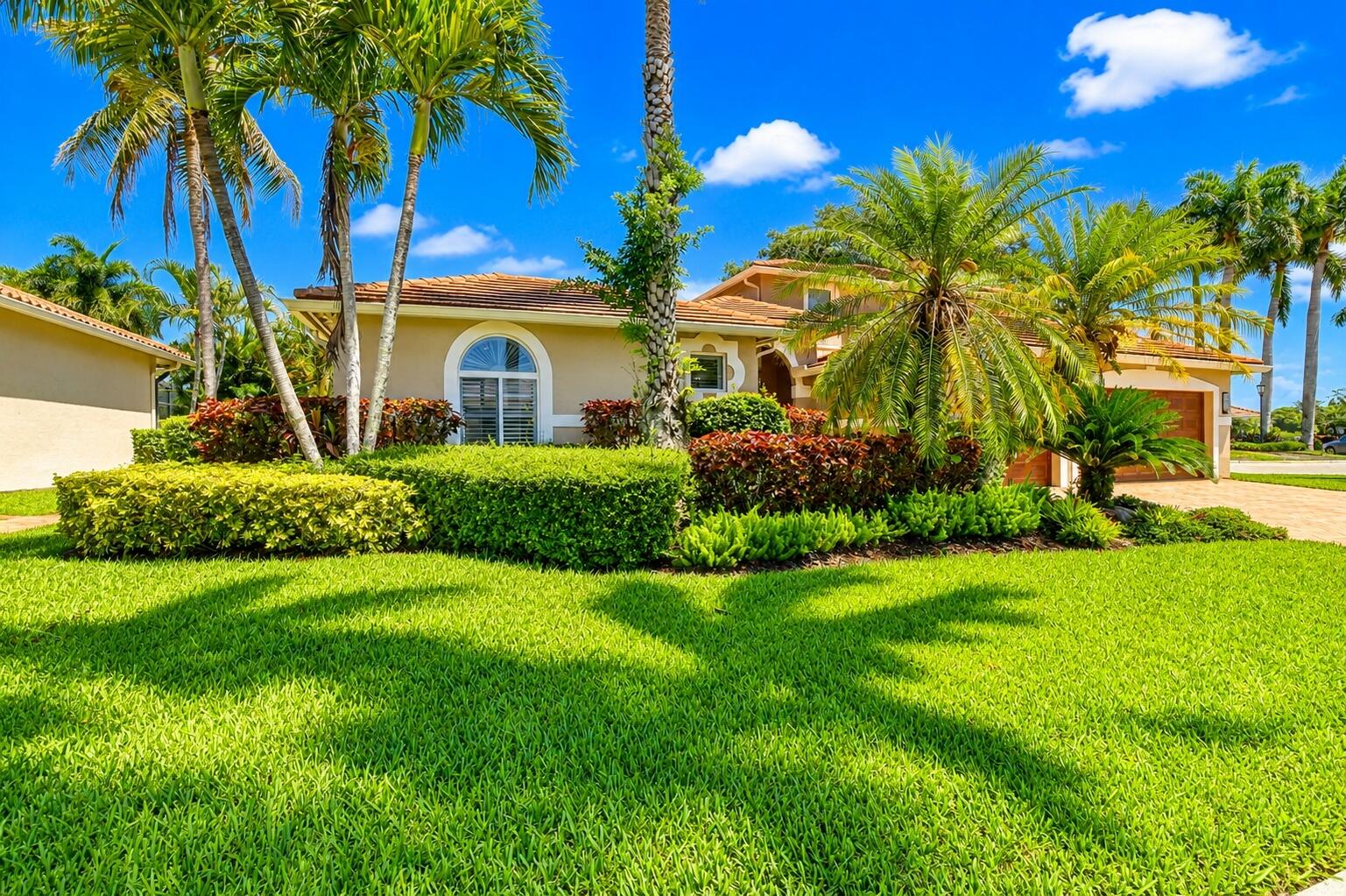 WESTON HILLS COUNTRY CLUB - Residential