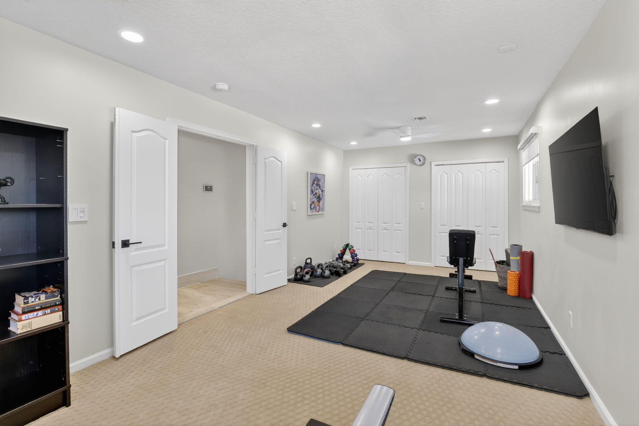 WESTON HILLS COUNTRY CLUB - Residential
