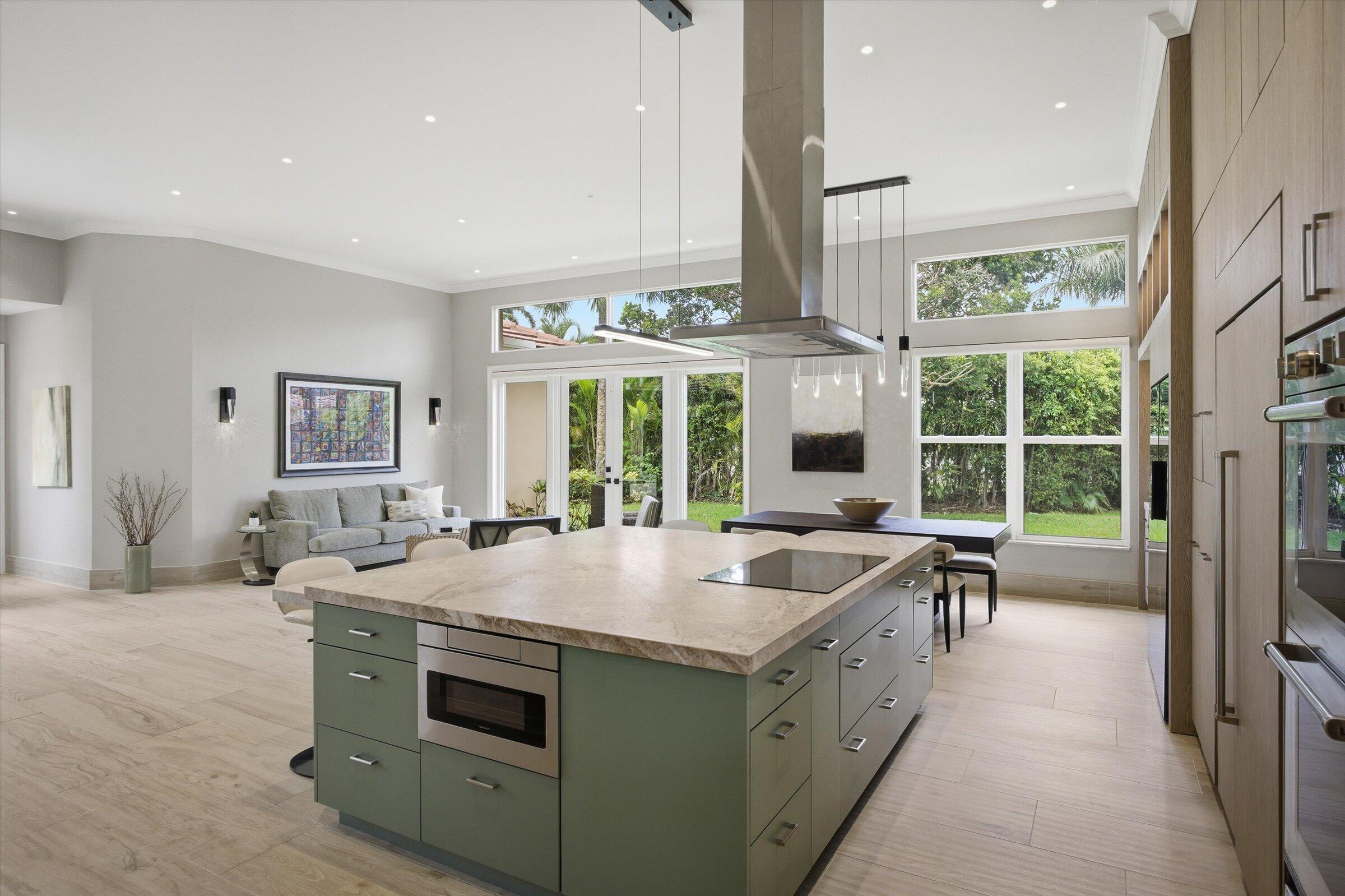 WESTON HILLS COUNTRY CLUB - Residential
